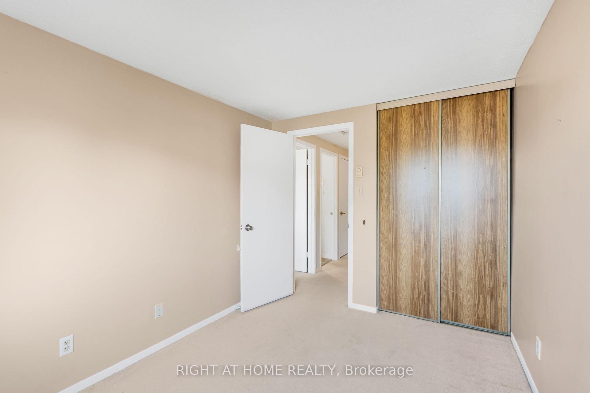 Photo 14 of 23D Forester Crescent, Ottawa, Westcliffe Estates — HOMEH