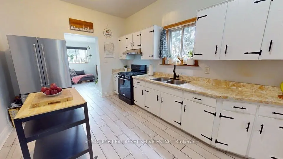 Photo 5 of 132 Ferguson Avenue N, Hamilton, Beasley — HOMEH