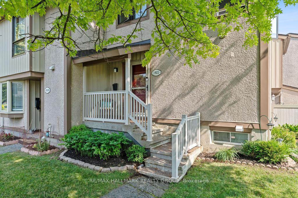 Front of Unit 96, 1921 Stonehenge Crescent