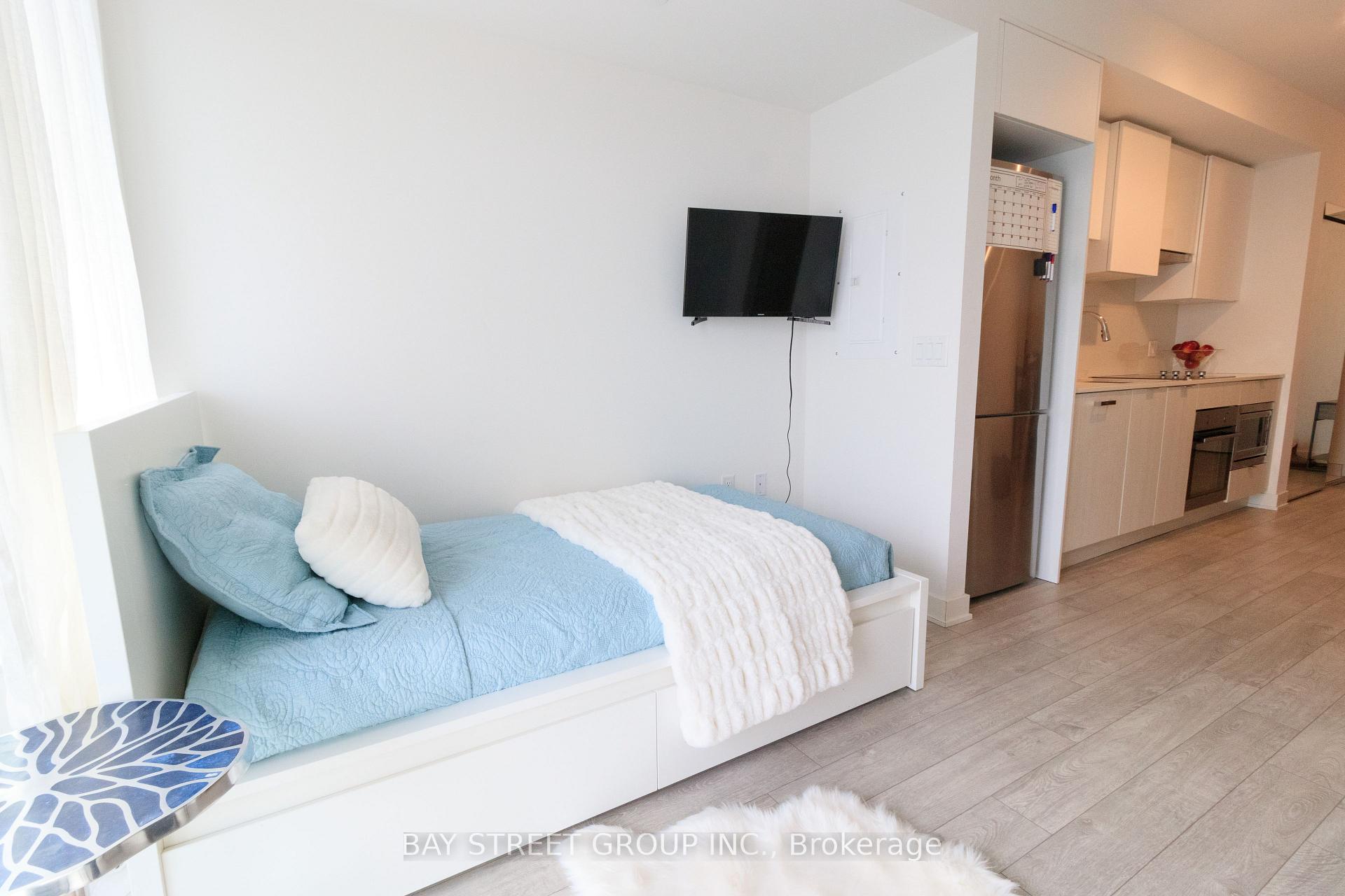 Photo 3 of Unit 2807, 195 Redpath Avenue, Toronto, Mount Pleasant West — HOMEH