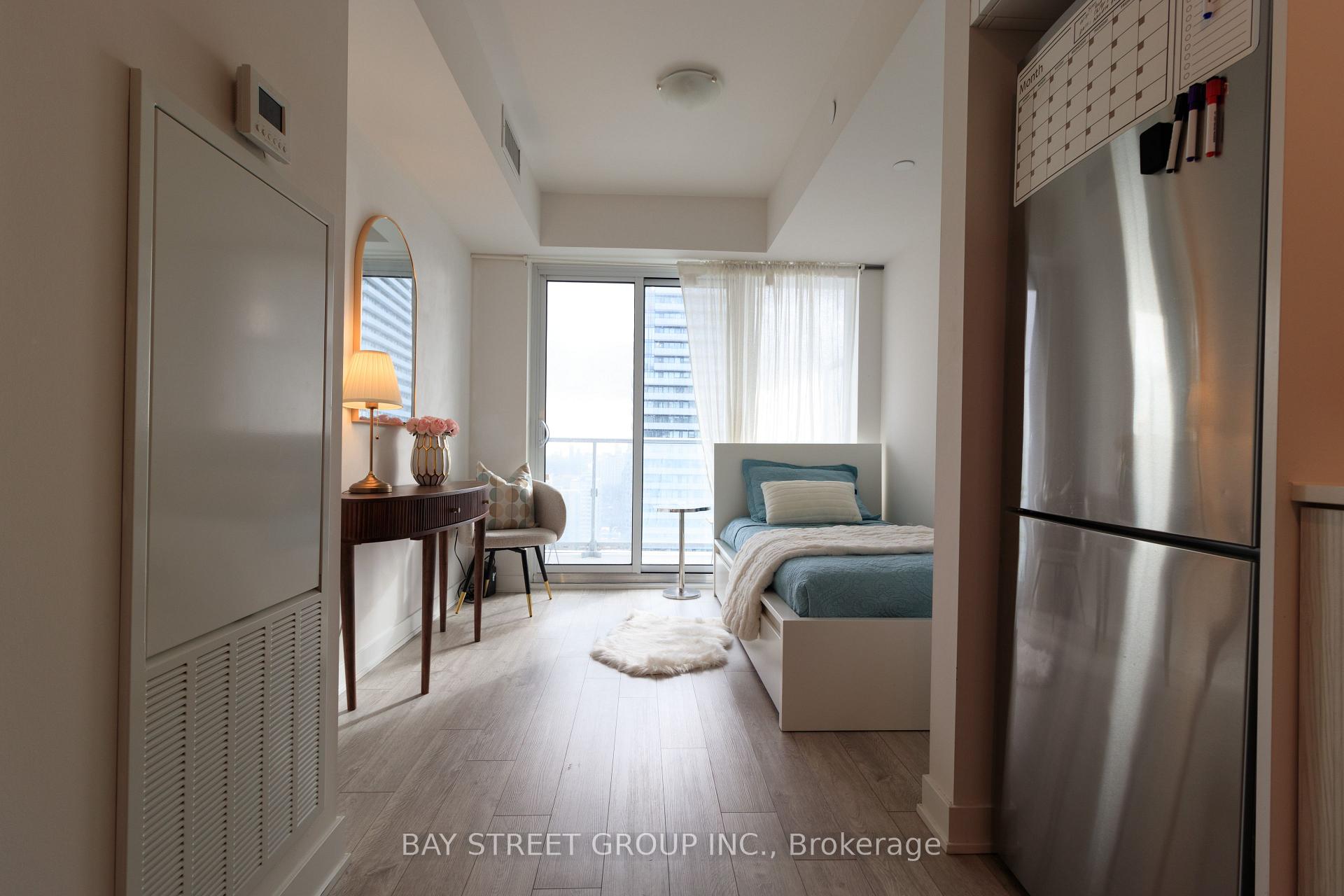 Photo 9 of Unit 2807, 195 Redpath Avenue, Toronto, Mount Pleasant West — HOMEH