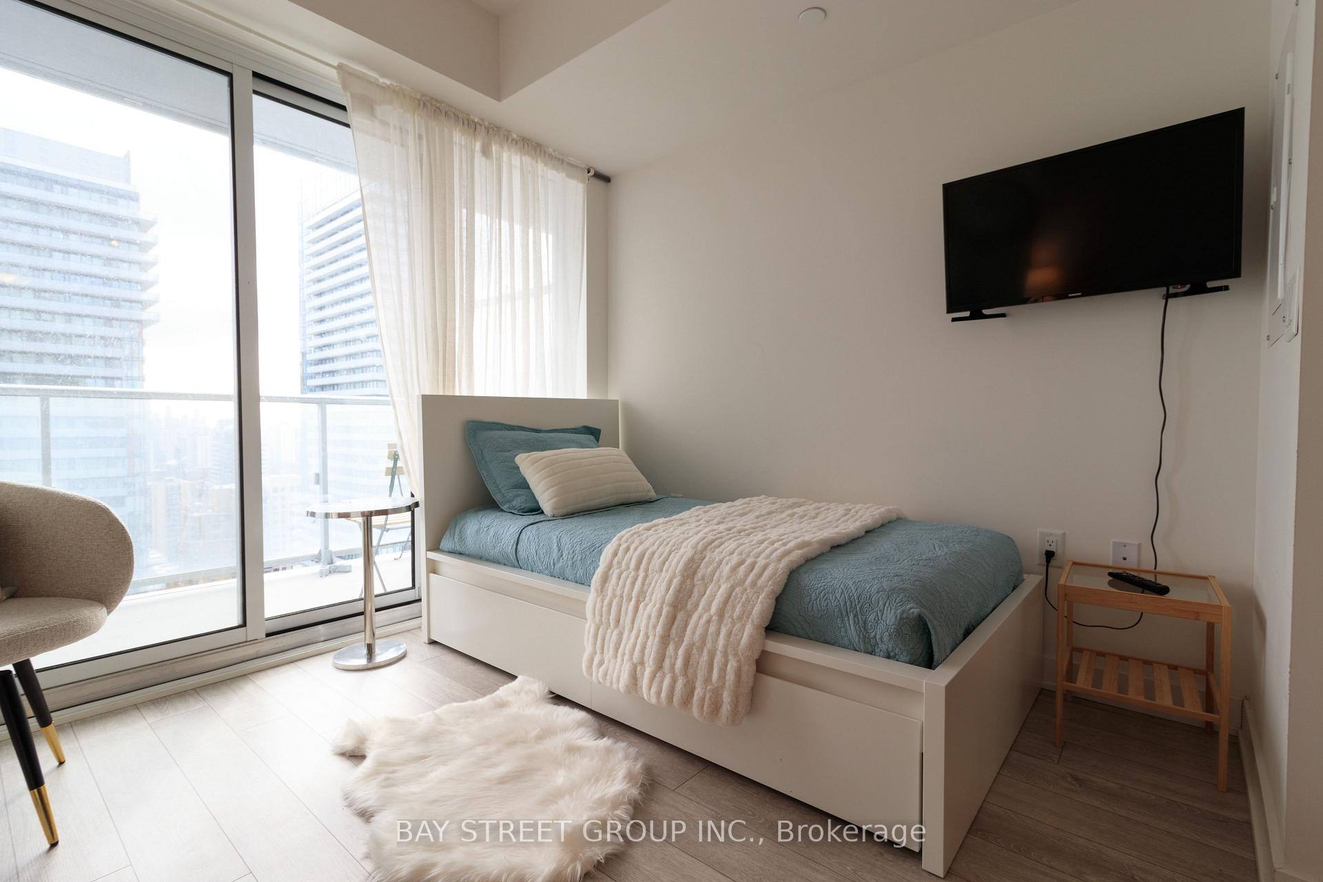 Photo 6 of Unit 2807, 195 Redpath Avenue, Toronto, Mount Pleasant West — HOMEH