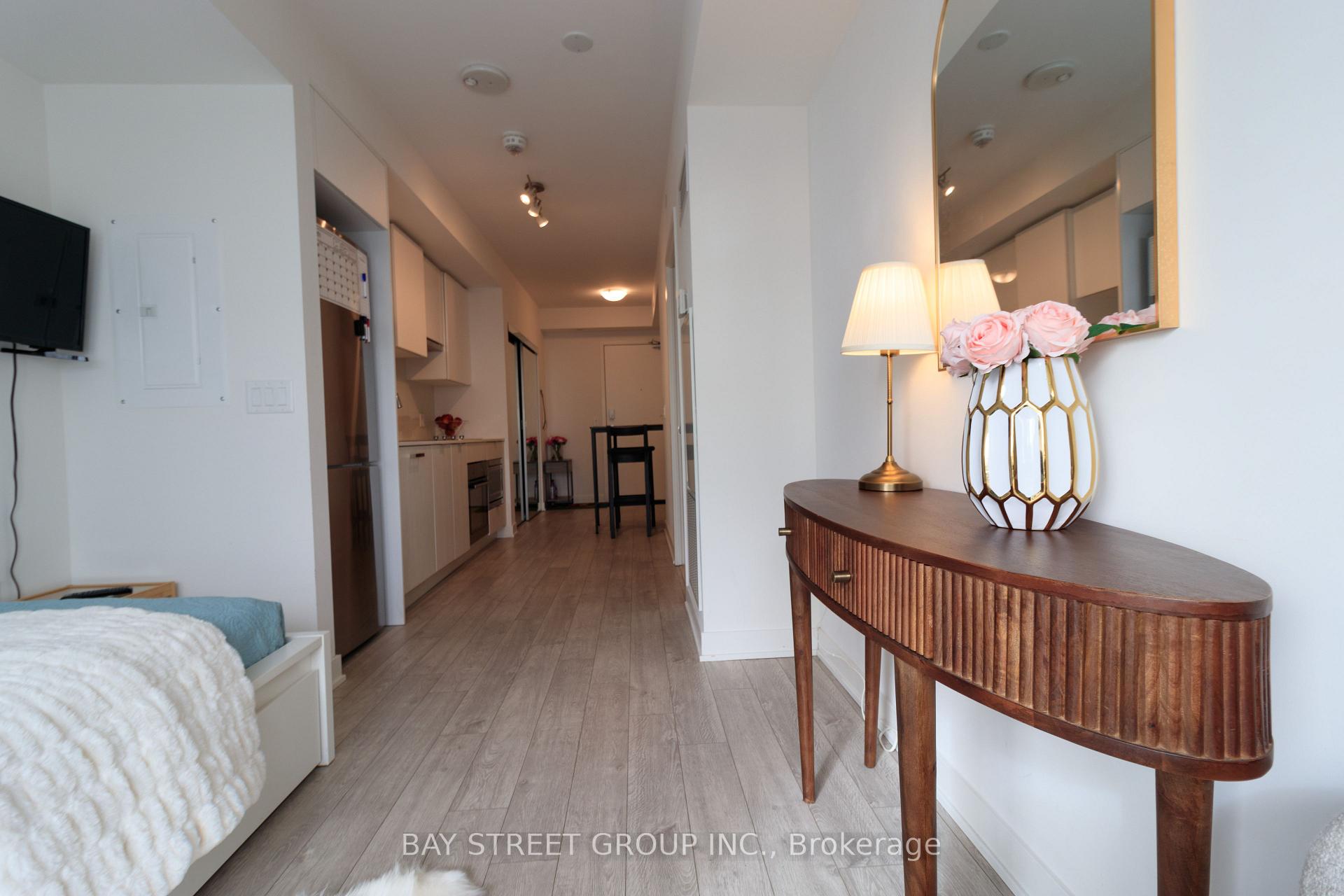 Photo 8 of Unit 2807, 195 Redpath Avenue, Toronto, Mount Pleasant West — HOMEH