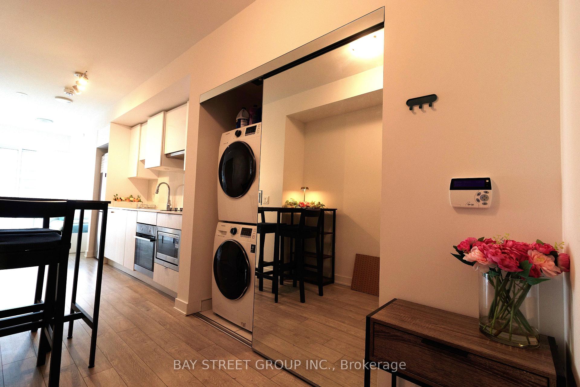 Photo 10 of Unit 2807, 195 Redpath Avenue, Toronto, Mount Pleasant West — HOMEH