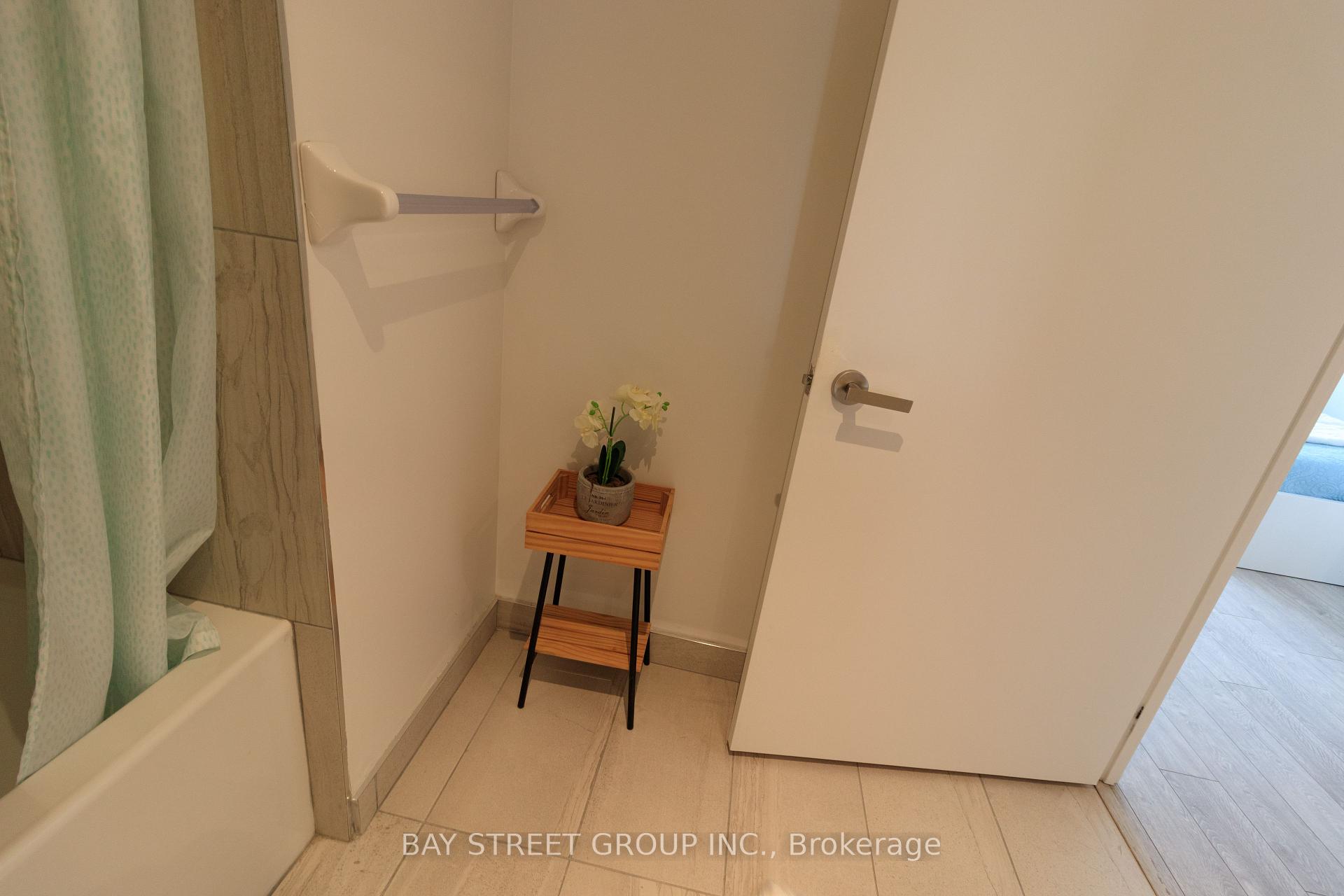 Photo 14 of Unit 2807, 195 Redpath Avenue, Toronto, Mount Pleasant West — HOMEH