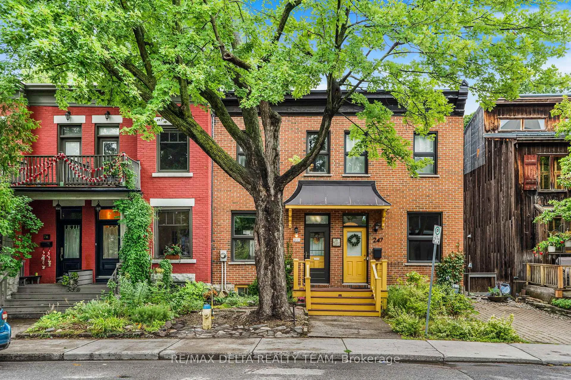 Front of 245 York Street