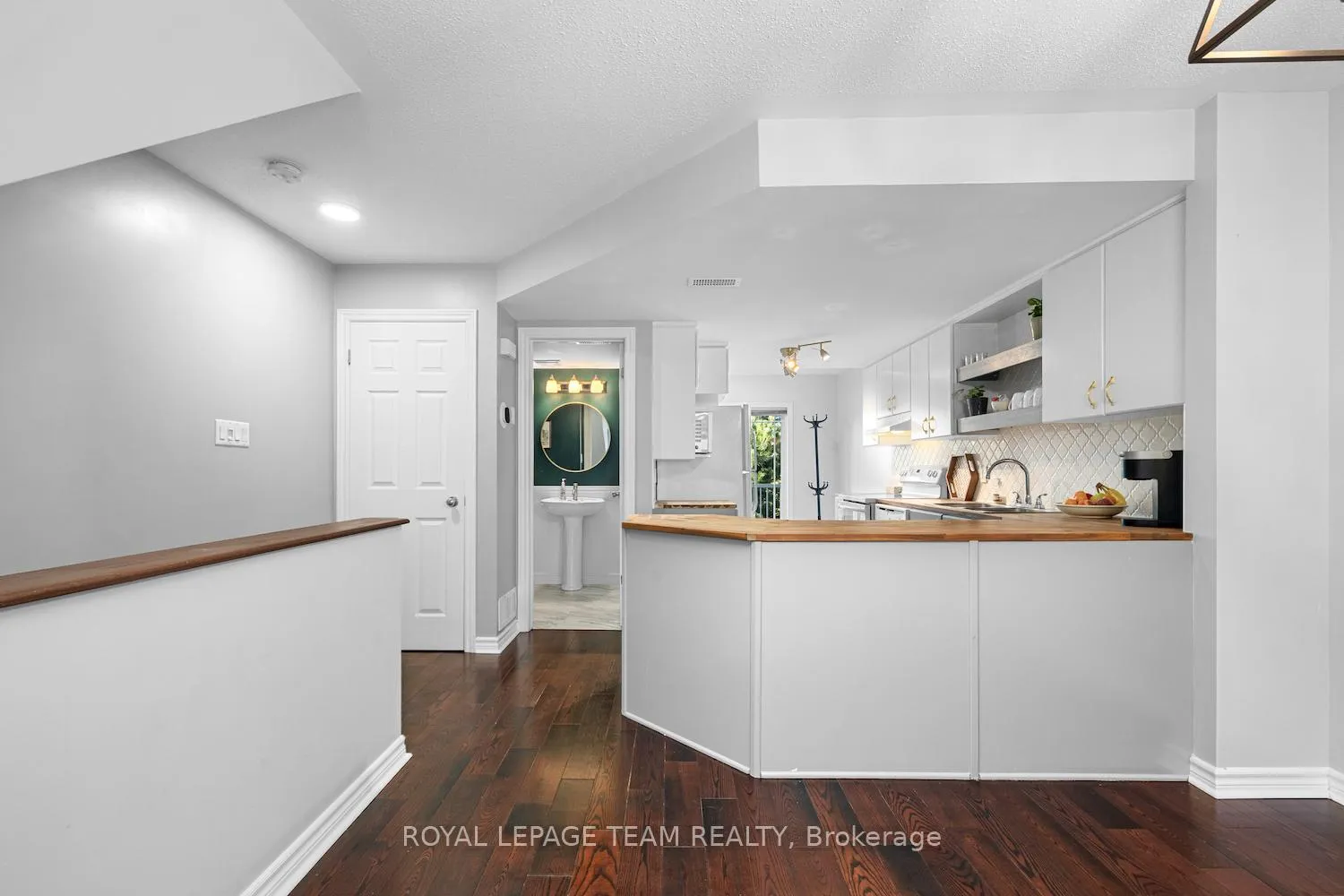 Photo 5 of 239 Paseo Private, Ottawa, Centrepointe — HOMEH