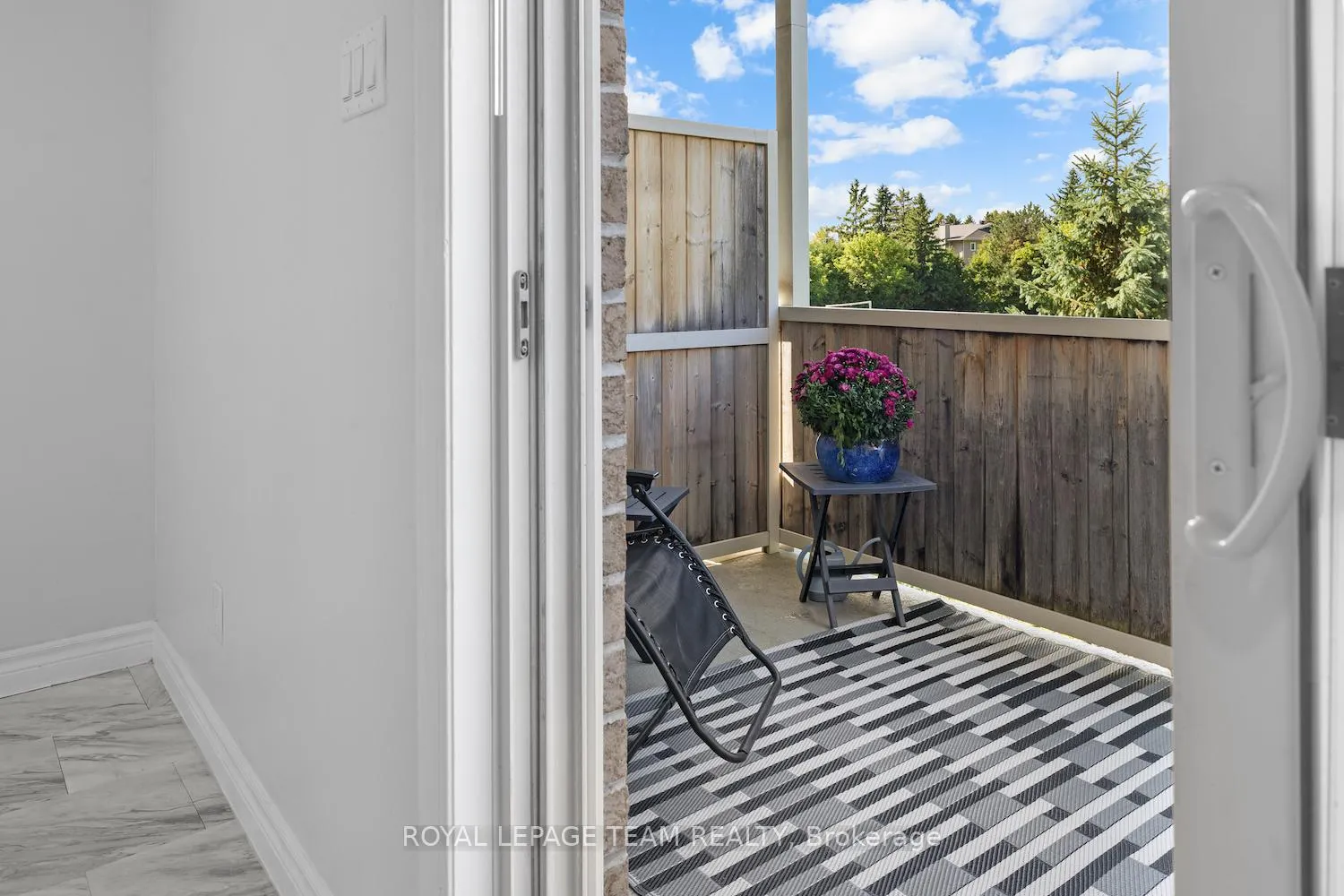 Photo 13 of 239 Paseo Private, Ottawa, Centrepointe — HOMEH