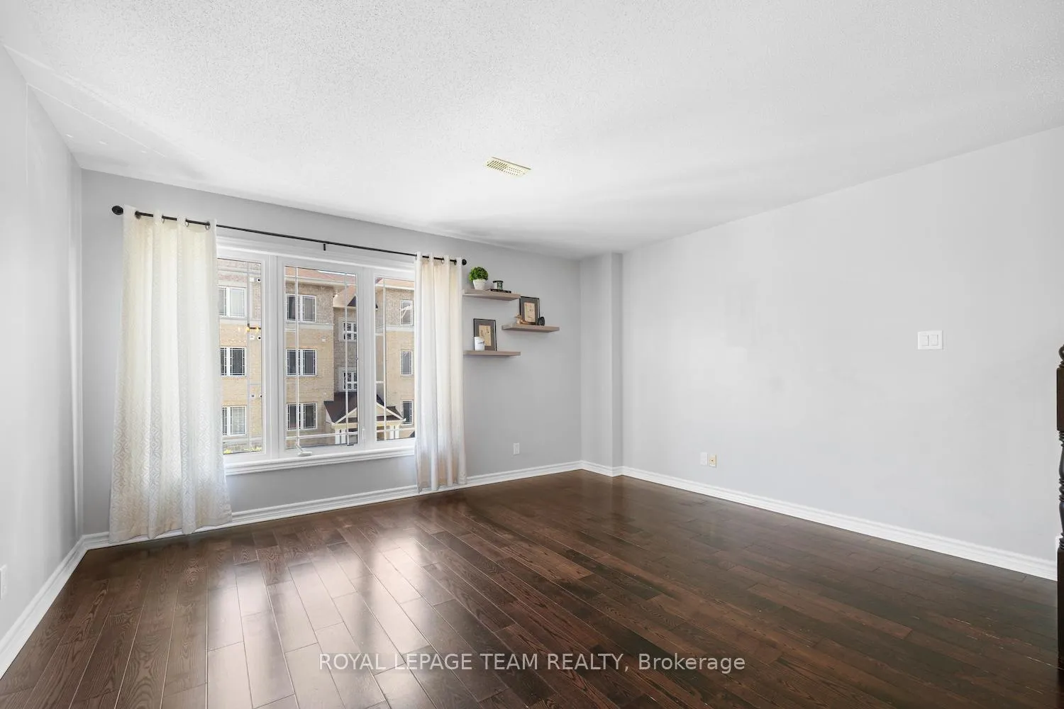 Photo 19 of 239 Paseo Private, Ottawa, Centrepointe — HOMEH