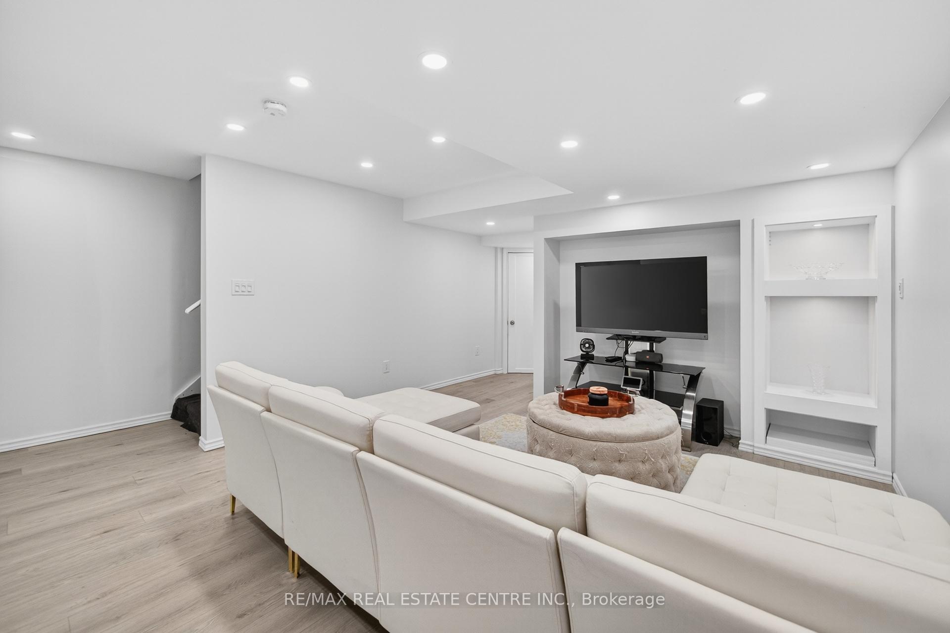 Photo 23 of 31 Martree Crescent, Brampton, Madoc — HOMEH