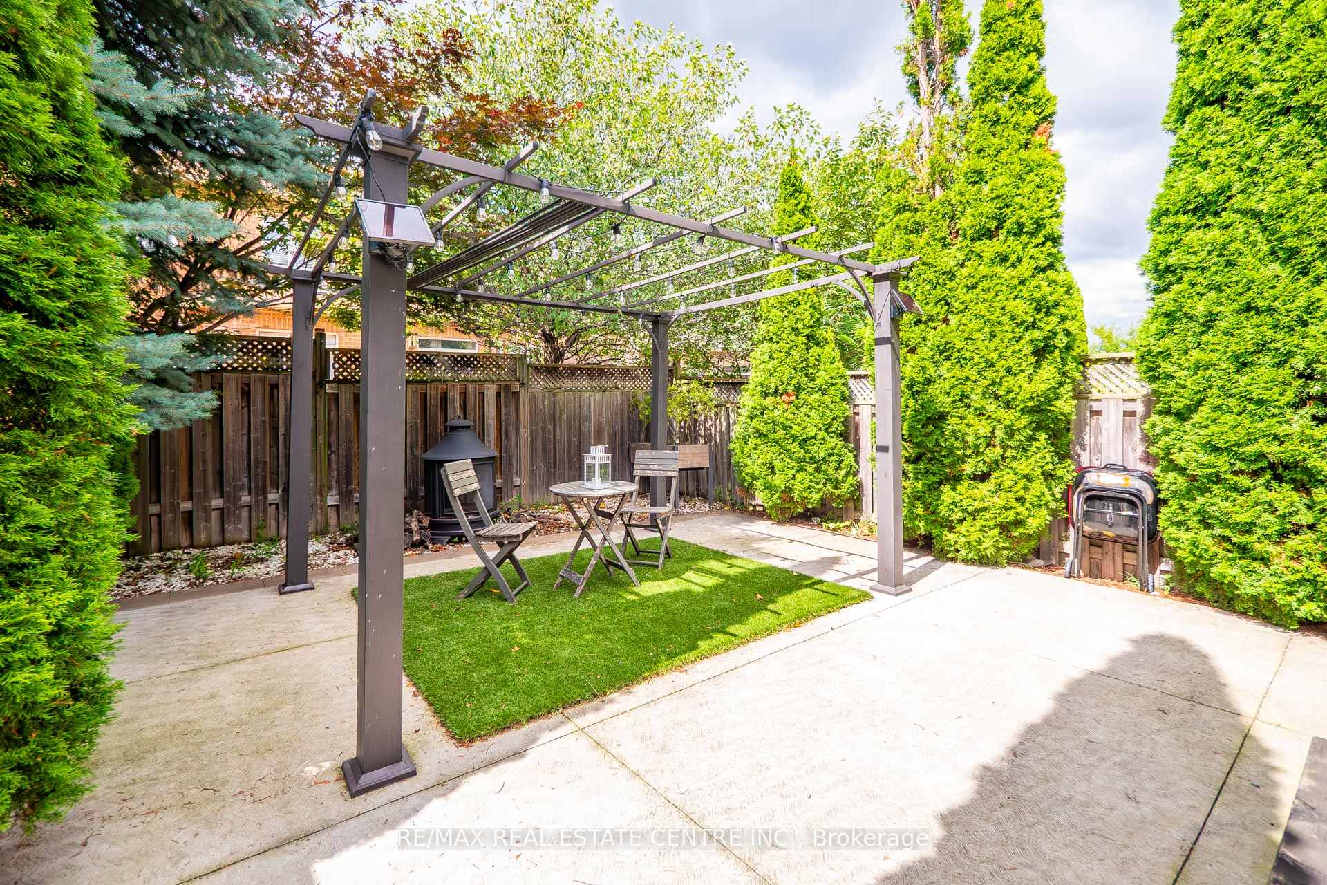 Photo 29 of 31 Martree Crescent, Brampton, Madoc — HOMEH