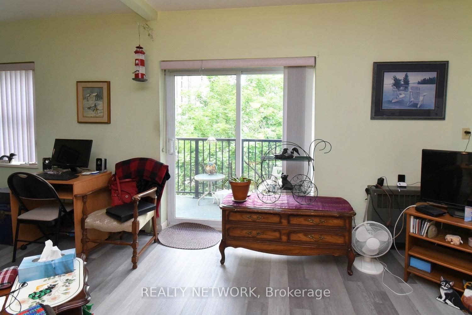 Photo 8 of Unit 505, 40 Robinson Street, Hamilton, Durand — HOMEH