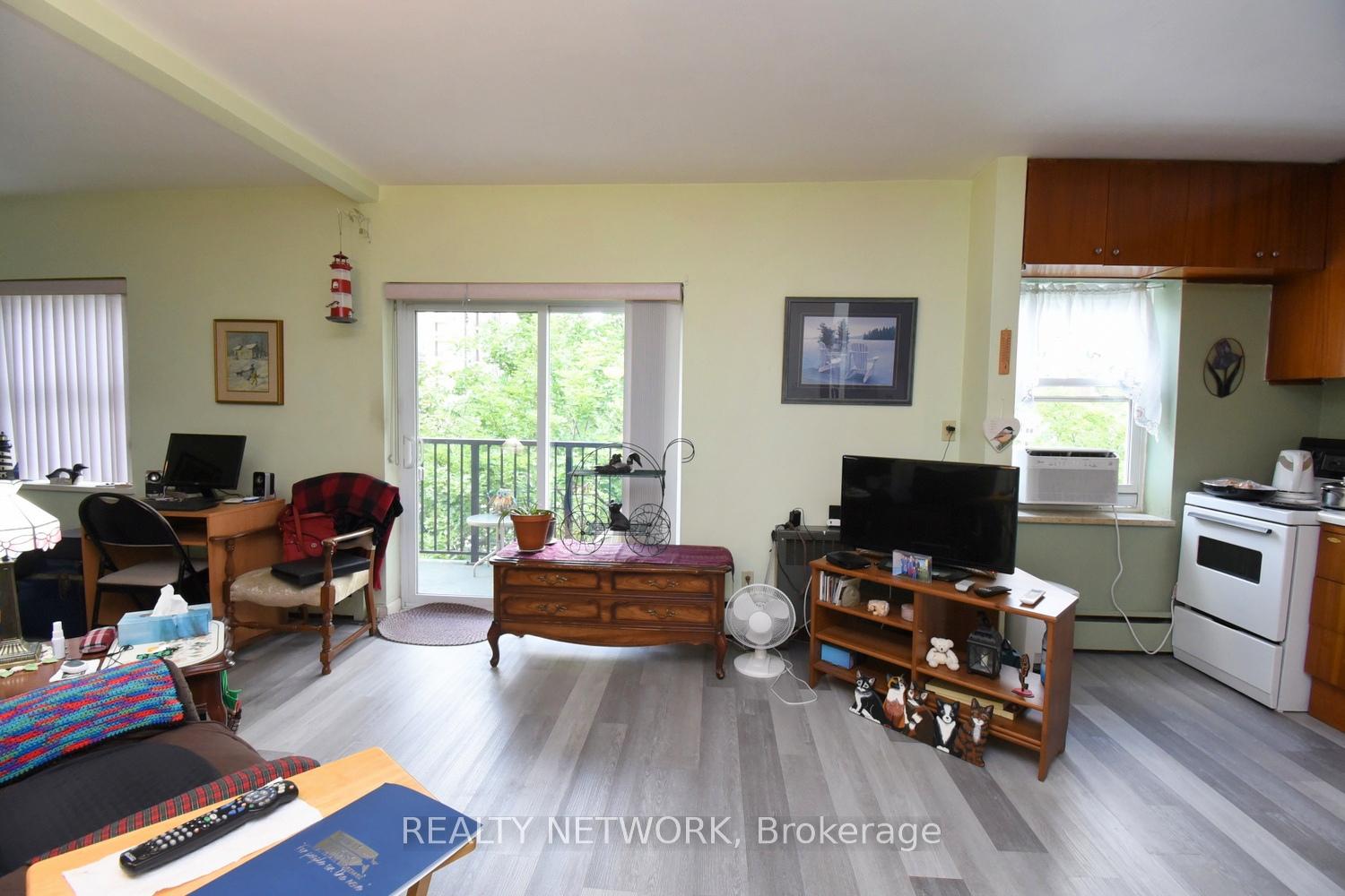 Photo 9 of Unit 505, 40 Robinson Street, Hamilton, Durand — HOMEH