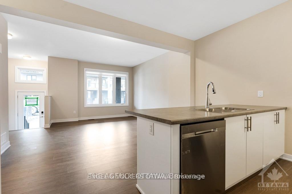 Photo 8 of 218 Speckled Alder Row, Ottawa, Barrhaven - Half Moon Bay — HOMEH