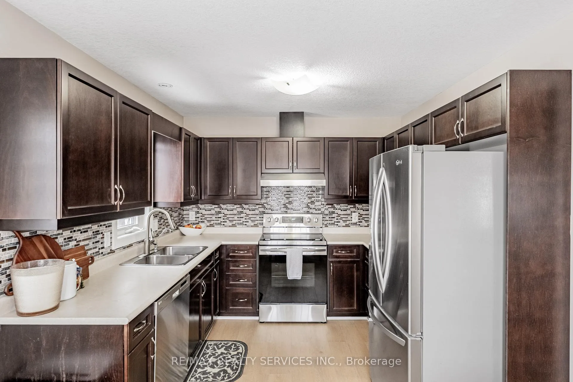 Photo 18 of Unit 32, 10 Foxglove Crescent, Kitchener, Larentian West — HOMEH