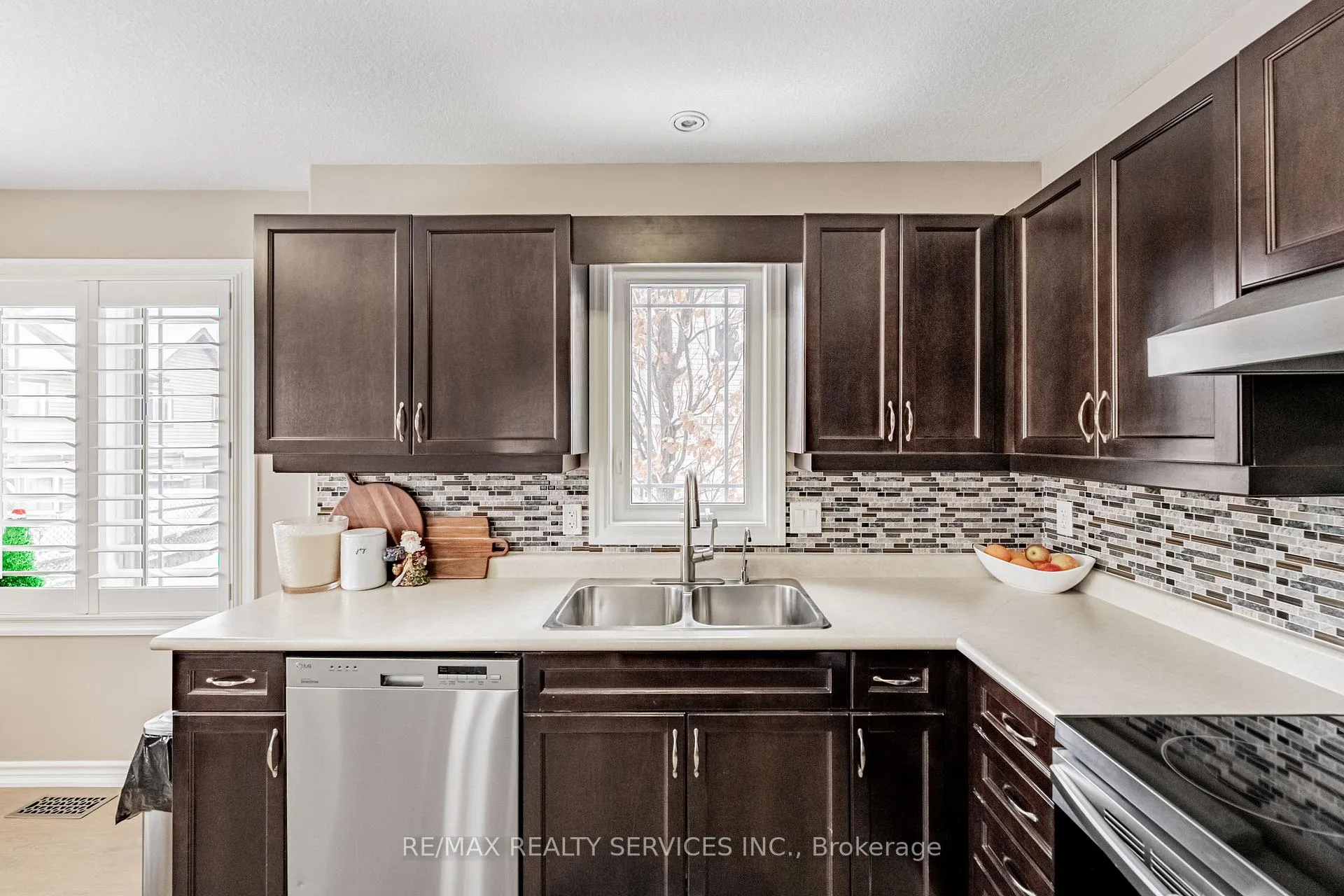 Photo 22 of Unit 32, 10 Foxglove Crescent, Kitchener, Larentian West — HOMEH