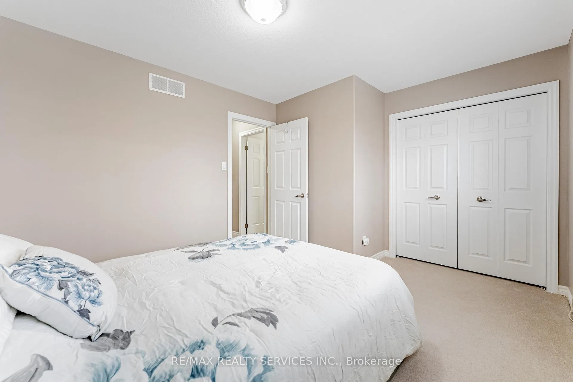 Photo 27 of Unit 32, 10 Foxglove Crescent, Kitchener, Larentian West — HOMEH