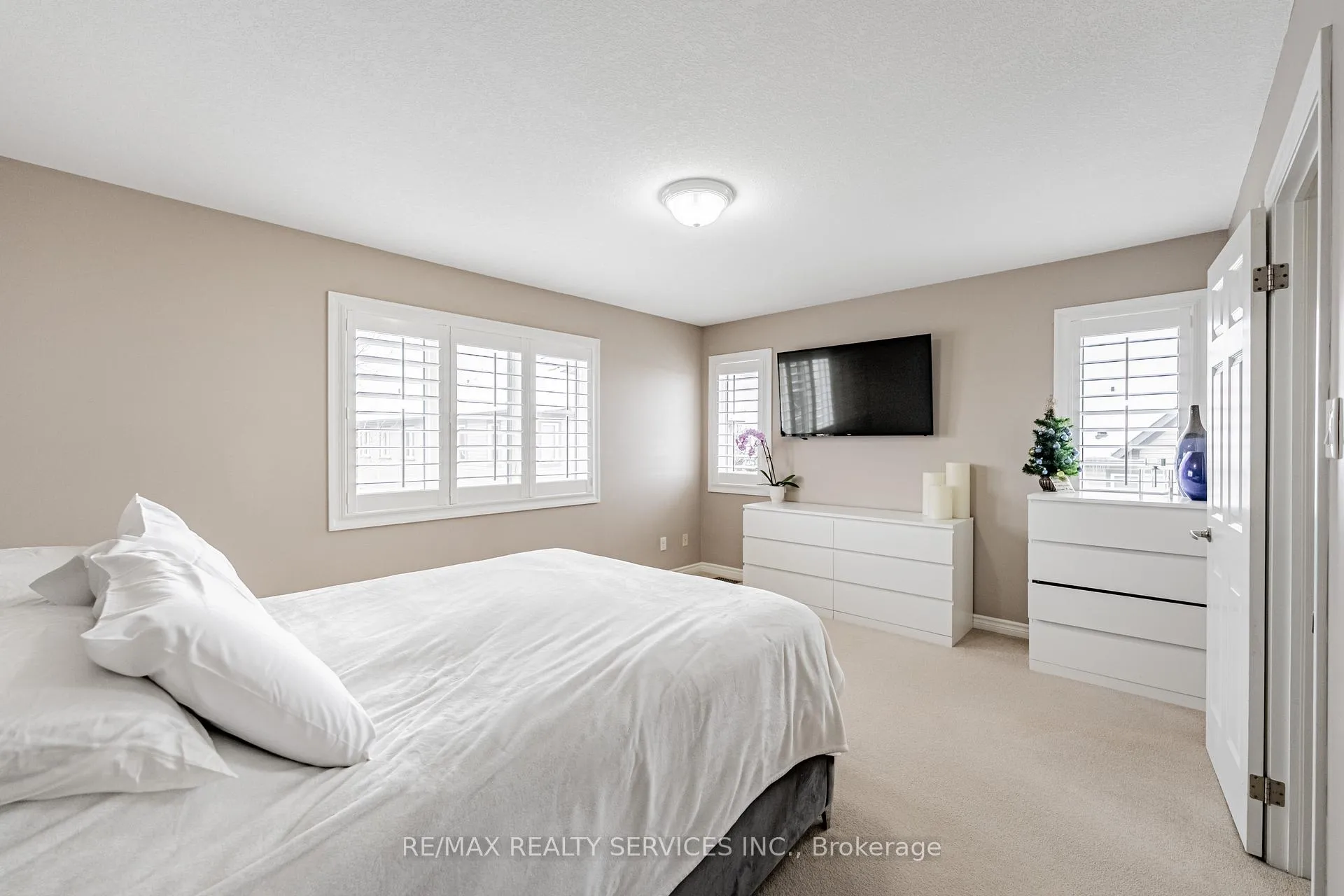Photo 32 of Unit 32, 10 Foxglove Crescent, Kitchener, Larentian West — HOMEH