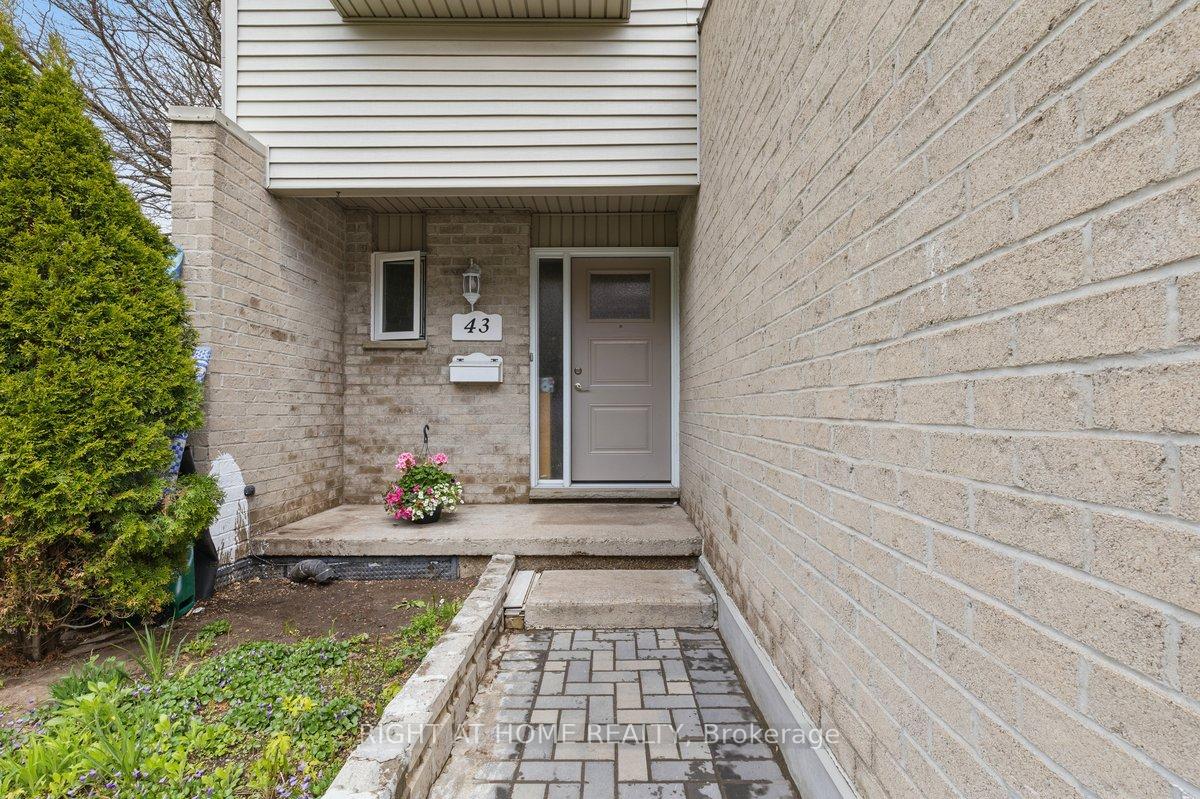 Photo 4 of Unit 43, 20 Paulander Drive, Kitchener — HOMEH