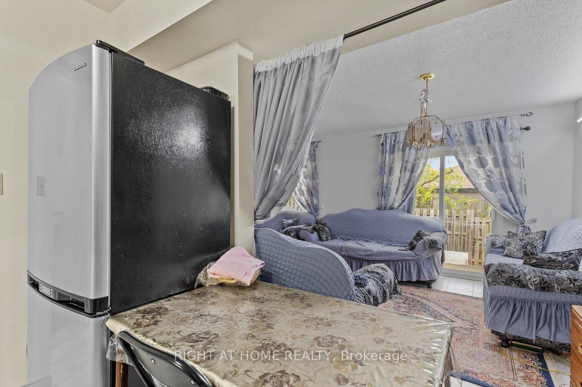 Photo 11 of Unit 43, 20 Paulander Drive, Kitchener — HOMEH