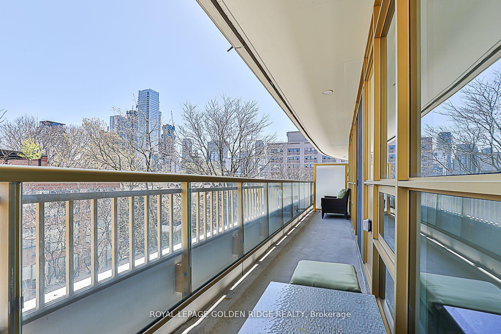 Photo 3 of Unit 407, 151 Avenue Road, Toronto, The Annex — HOMEH