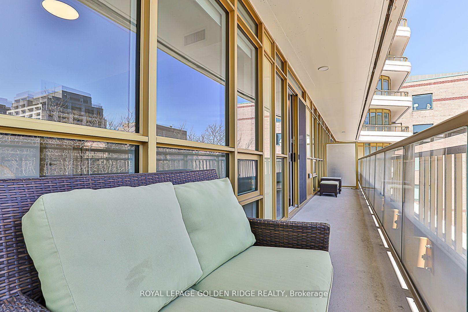 Photo 4 of Unit 407, 151 Avenue Road, Toronto, The Annex — HOMEH