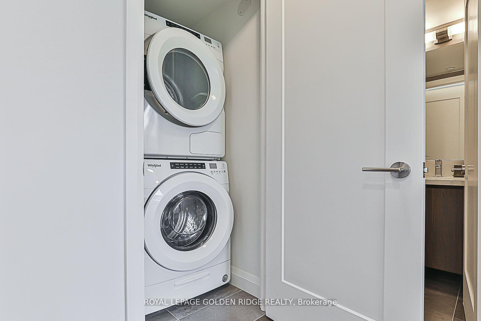Photo 5 of Unit 407, 151 Avenue Road, Toronto, The Annex — HOMEH