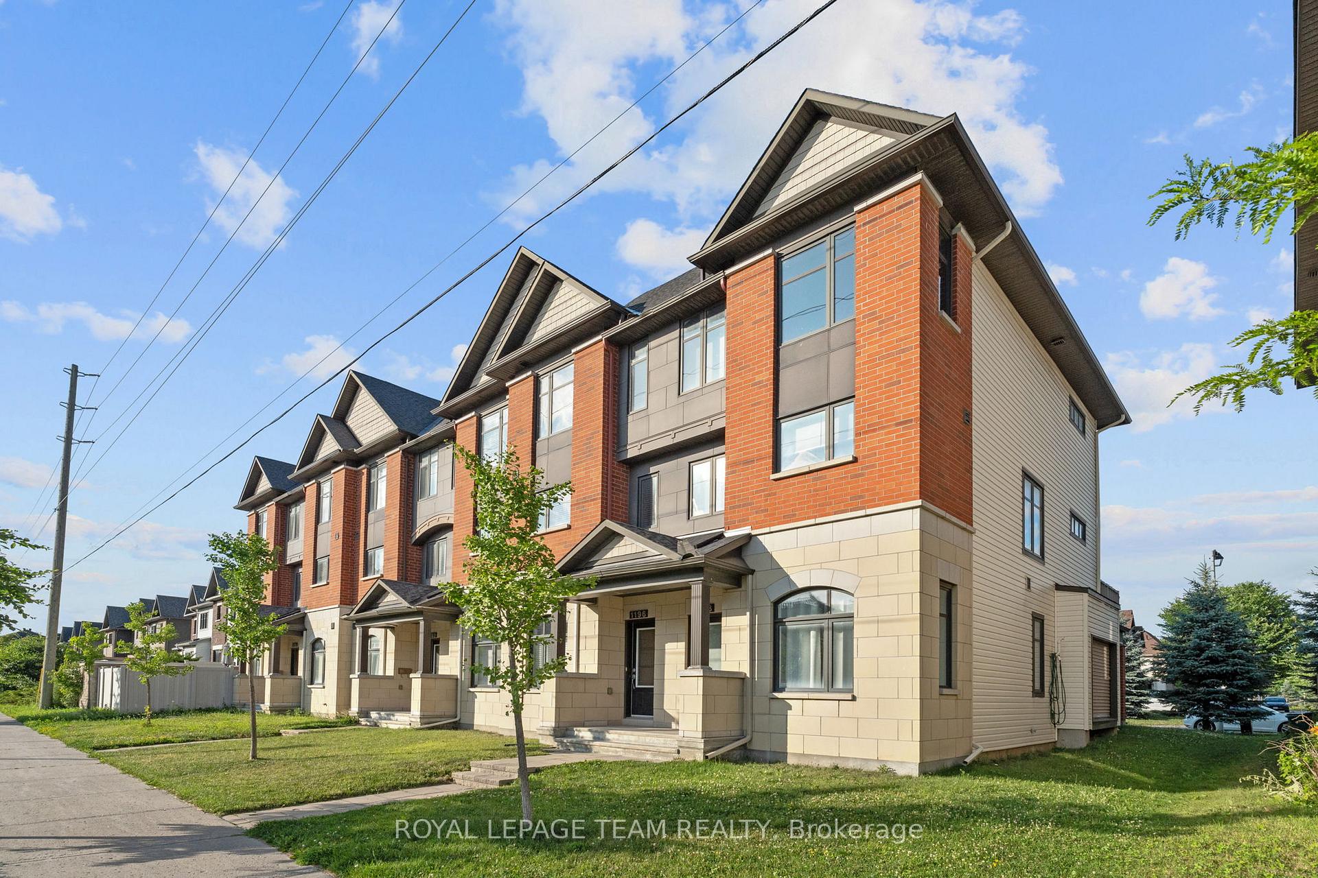 Photo 7 of 1196 Longfields Drive, Ottawa, Barrhaven - Strandherd — HOMEH