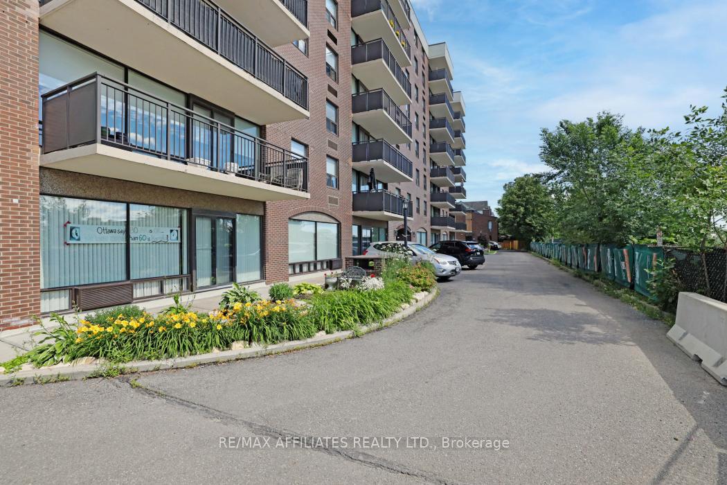 Photo 2 of Unit 304, 1190 Richmond Road, Ottawa, Woodroffe — HOMEH