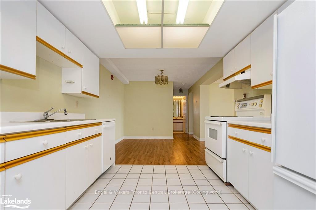 Photo 7 of 172 Eighth St S/s, Collingwood — HOMEH