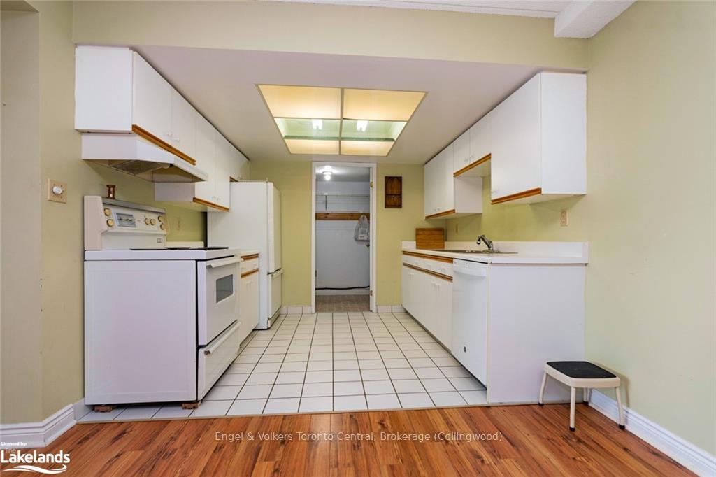 Photo 8 of 172 Eighth St S/s, Collingwood — HOMEH