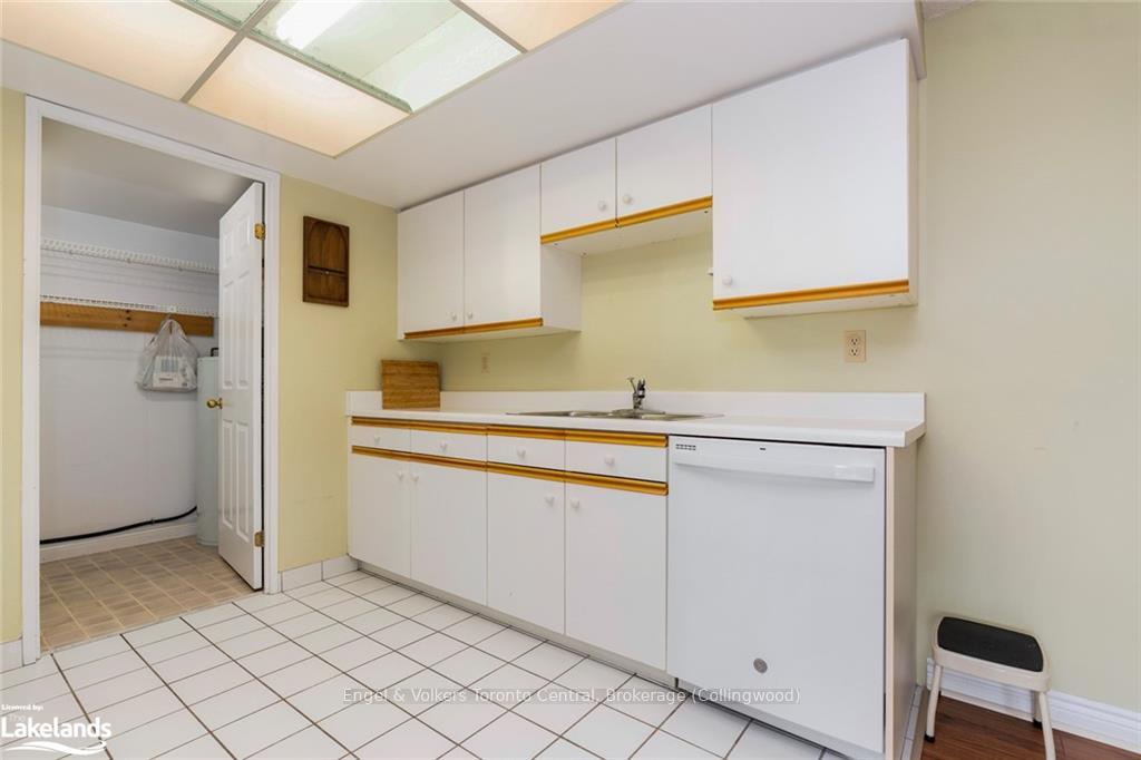 Photo 10 of 172 Eighth St S/s, Collingwood — HOMEH