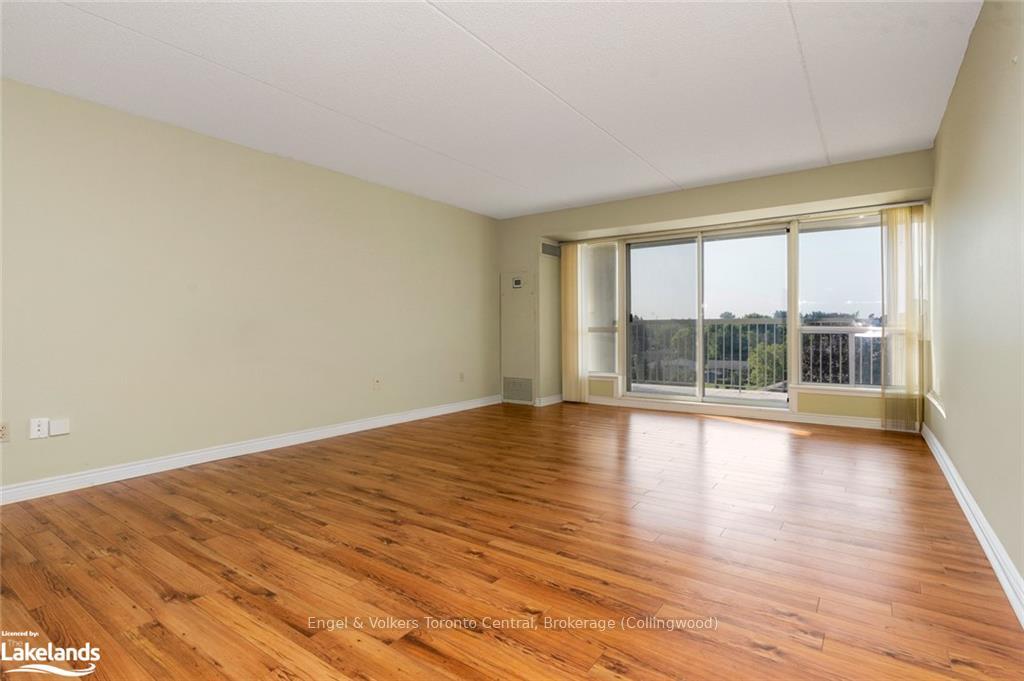Photo 12 of 172 Eighth St S/s, Collingwood — HOMEH