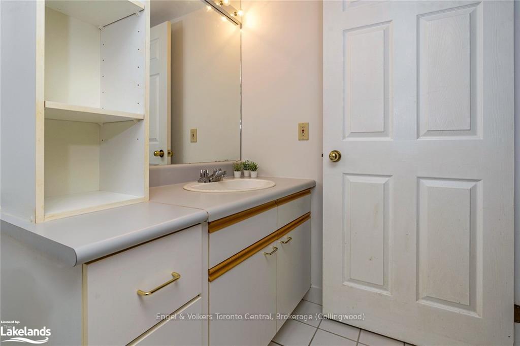 Photo 24 of 172 Eighth St S/s, Collingwood — HOMEH