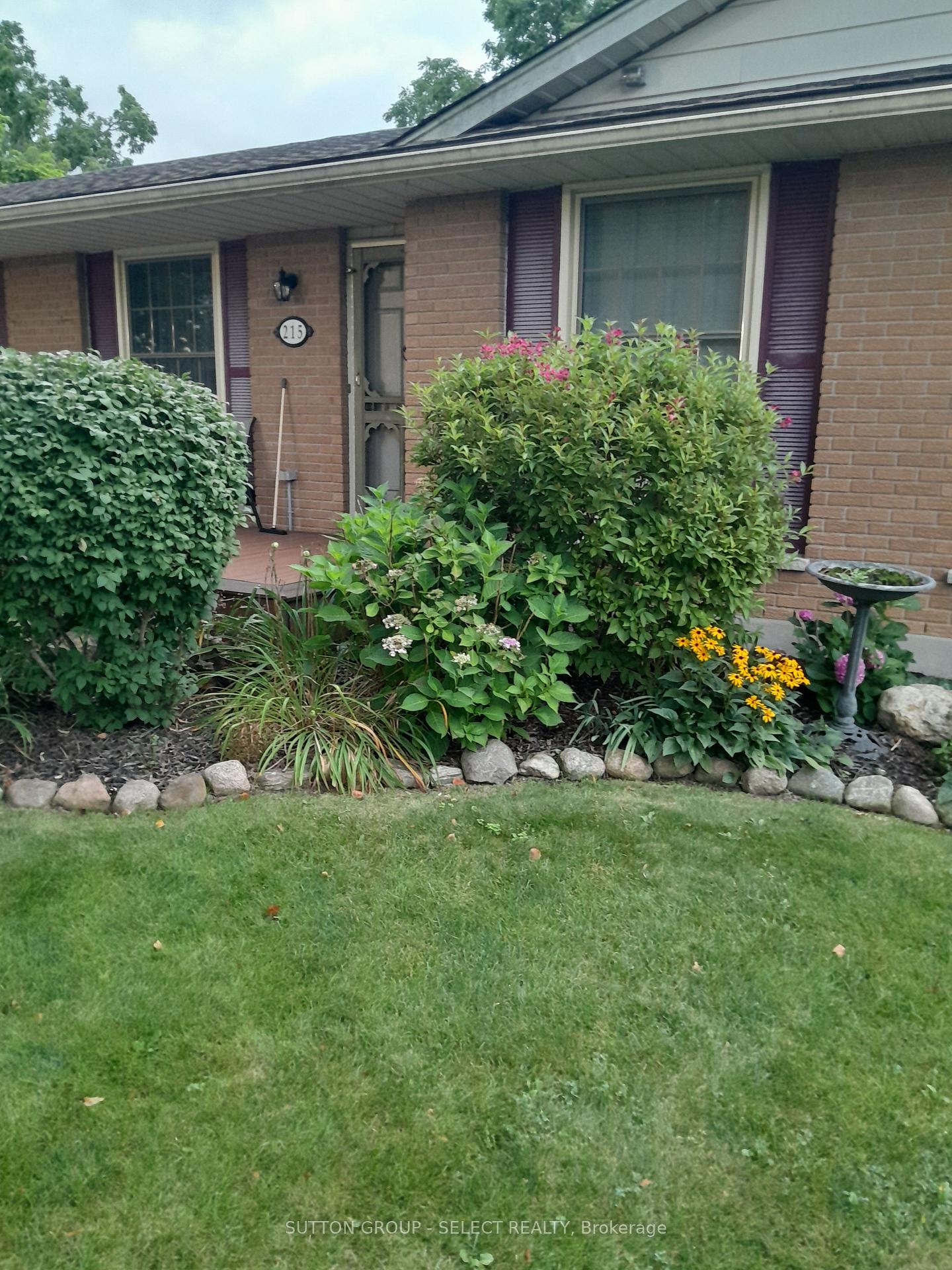 Photo 3 of 215 West Street, Central Elgin, Belmont — HOMEH