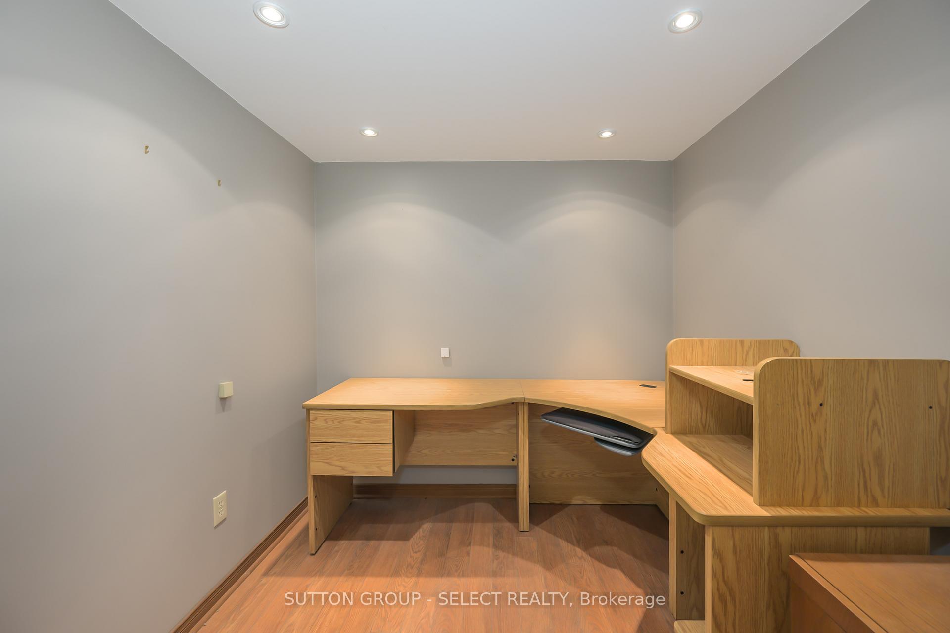 Photo 40 of 215 West Street, Central Elgin, Belmont — HOMEH