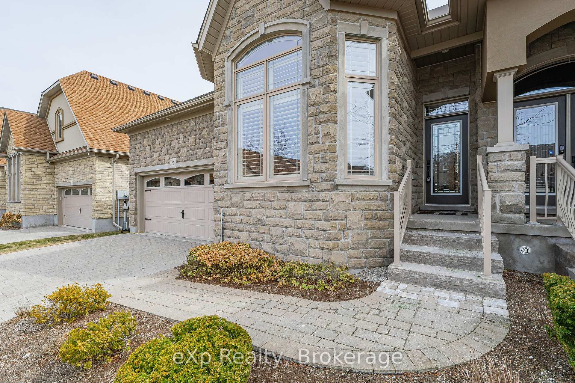 Photo 2 of Unit 5, 19 Simmonds Drive, Guelph, Victoria North — HOMEH