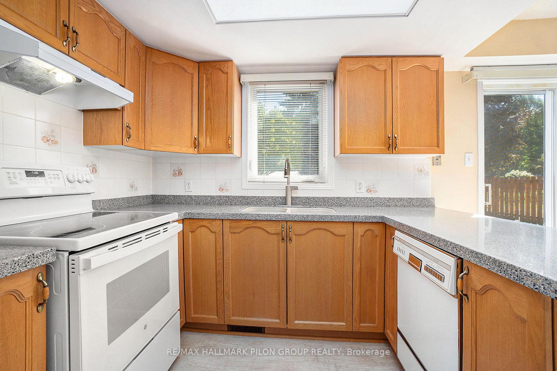 Photo 7 of 1290 Matheson Road, Ottawa, Carson Grove — HOMEH