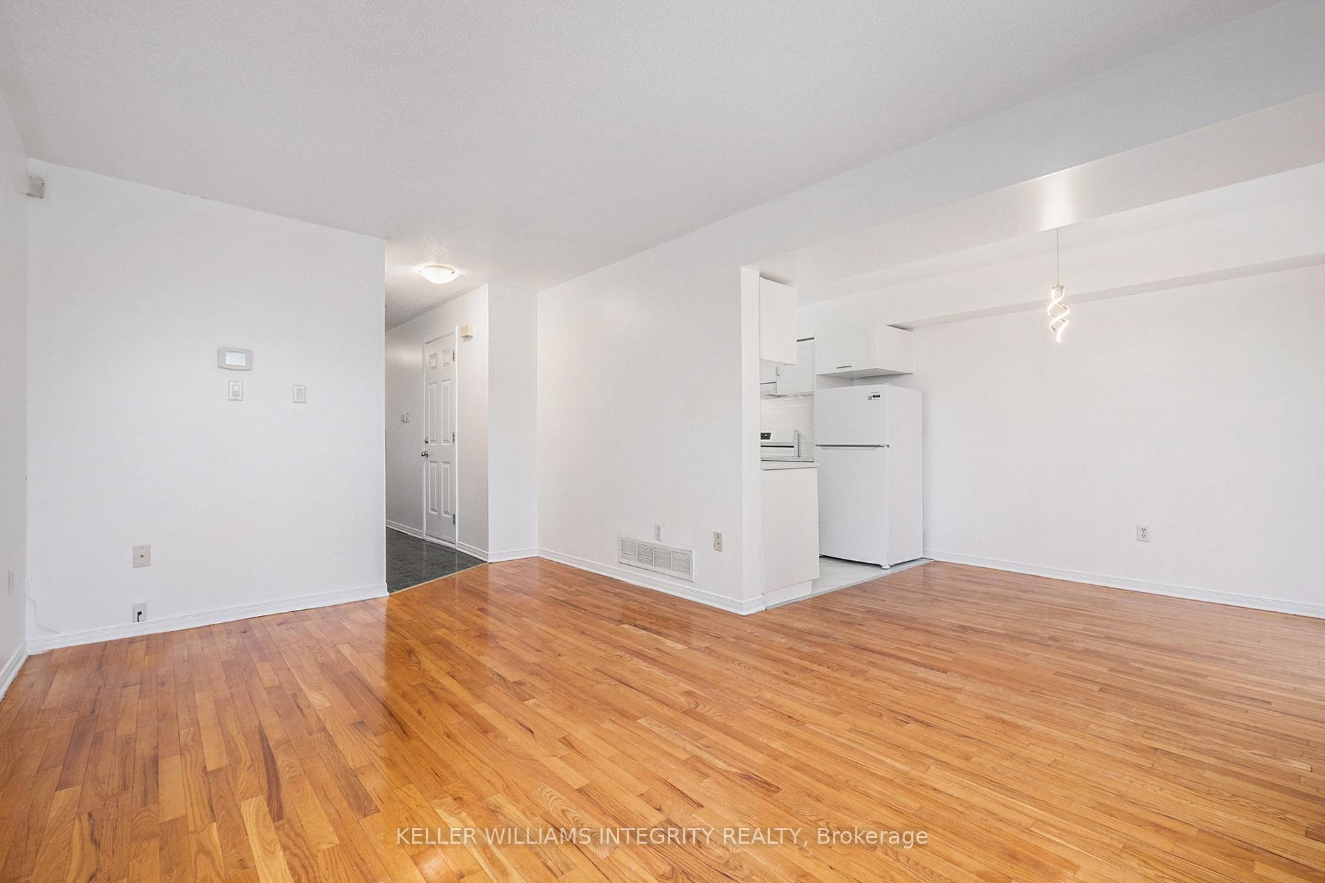 Photo 7 of 2918 Millstream Way, Ottawa, Emerald Woods/Sawmill Creek — HOMEH