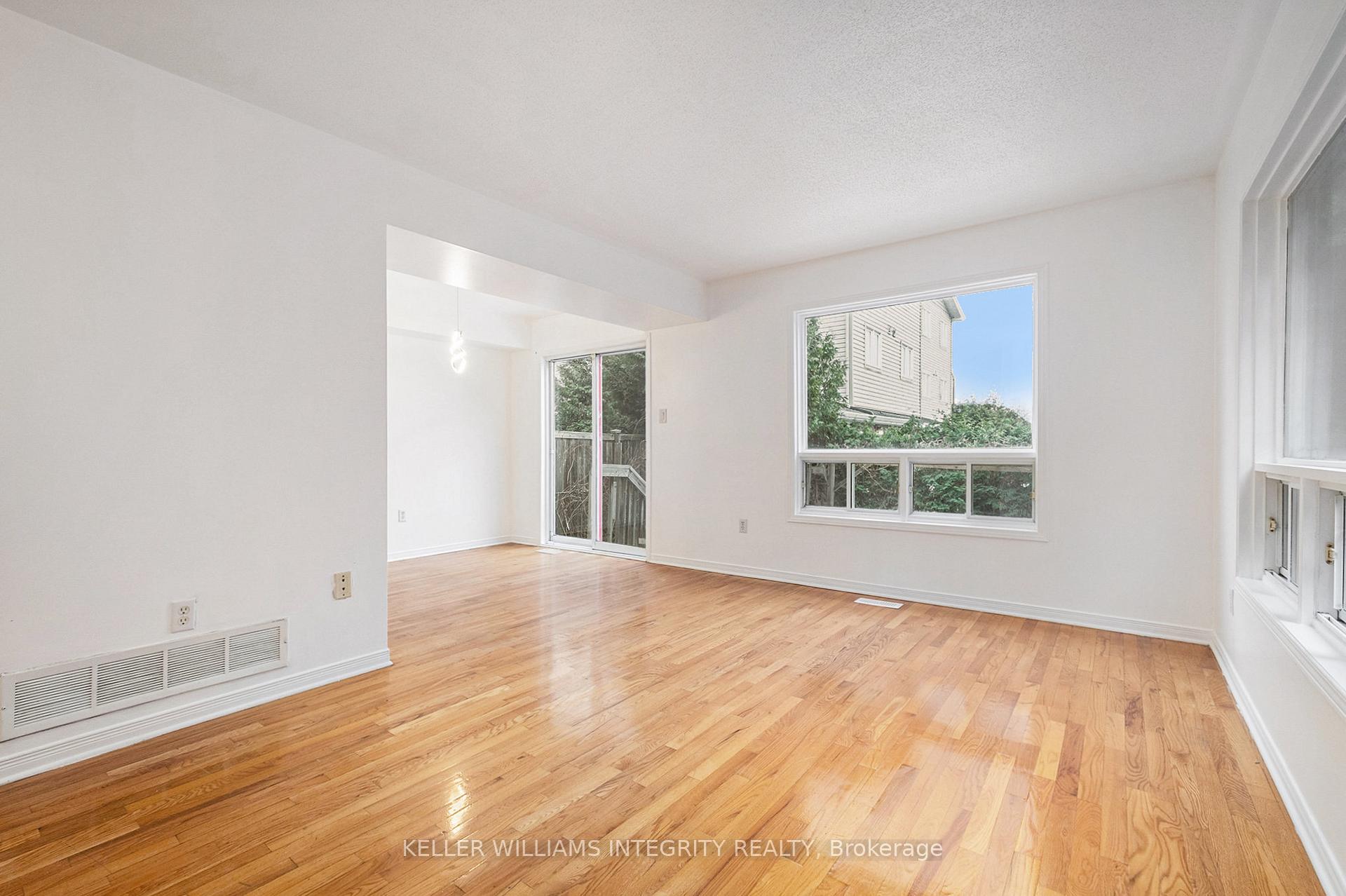 Photo 6 of 2918 Millstream Way, Ottawa, Emerald Woods/Sawmill Creek — HOMEH