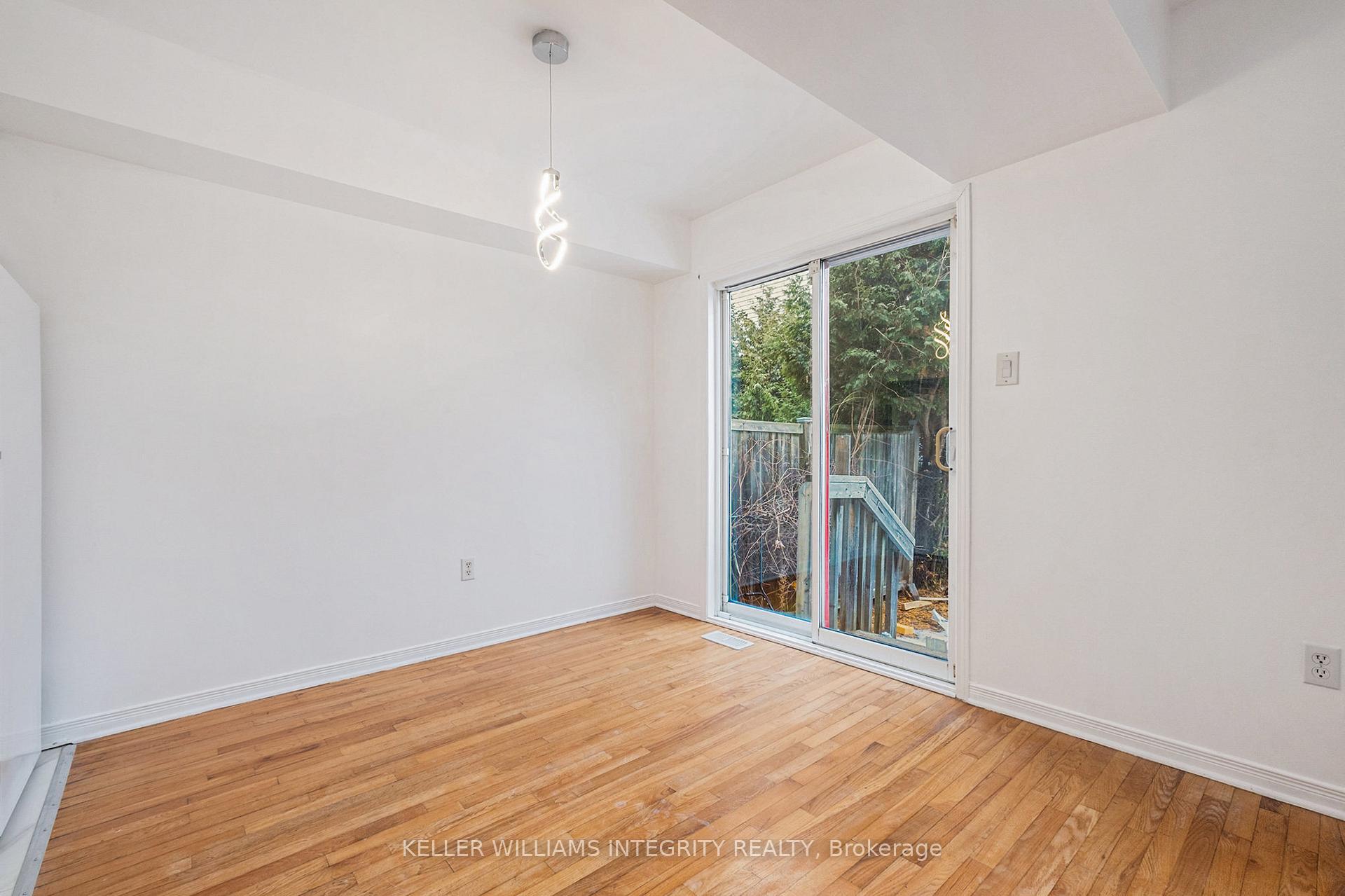 Photo 3 of 2918 Millstream Way, Ottawa, Emerald Woods/Sawmill Creek — HOMEH