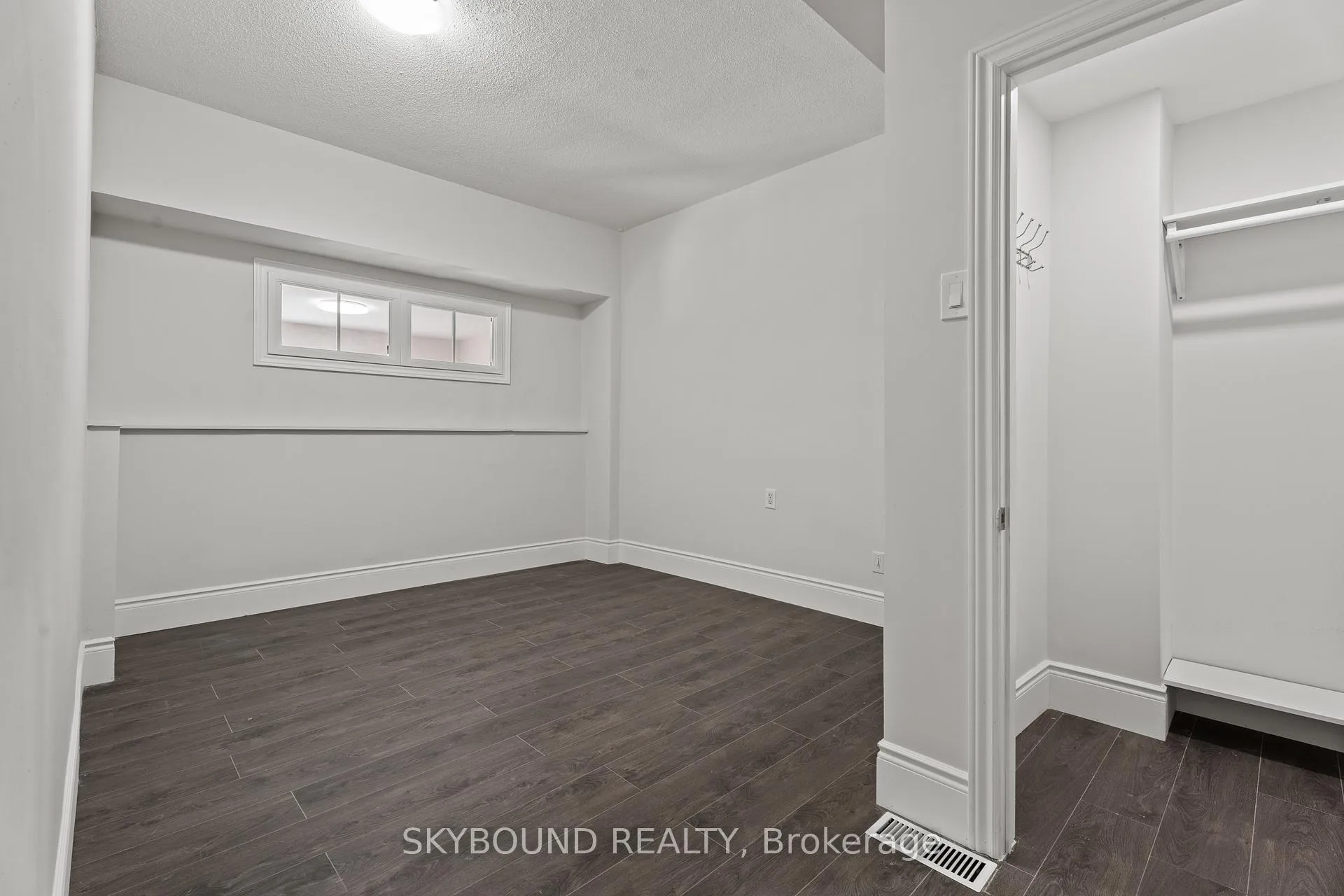 Photo 5 of 65 Colborne Street W, Brant, Brantford Twp — HOMEH
