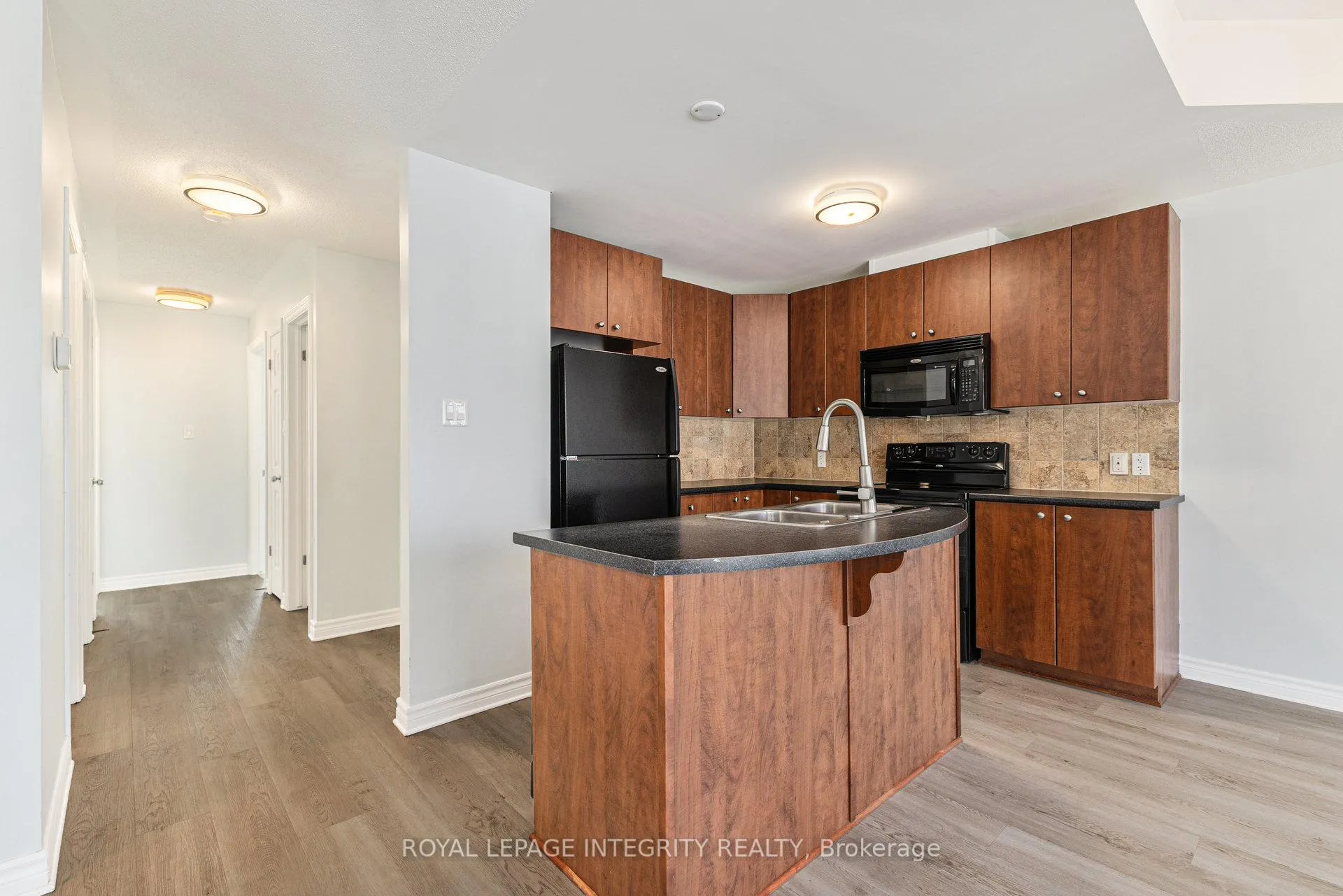 Photo 9 of Unit 8, 188 Paseo Private, Ottawa, Centrepointe — HOMEH