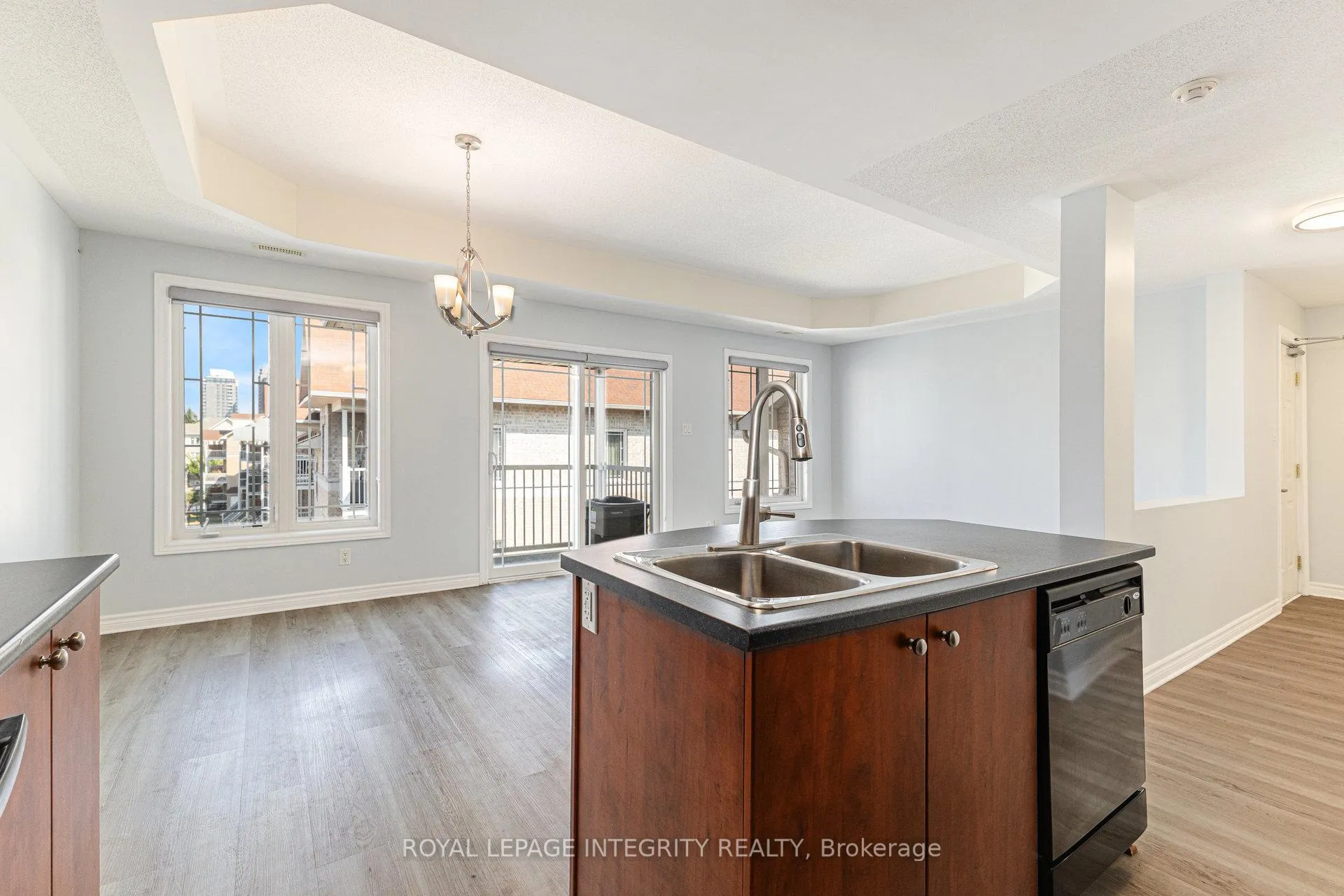 Photo 11 of Unit 8, 188 Paseo Private, Ottawa, Centrepointe — HOMEH