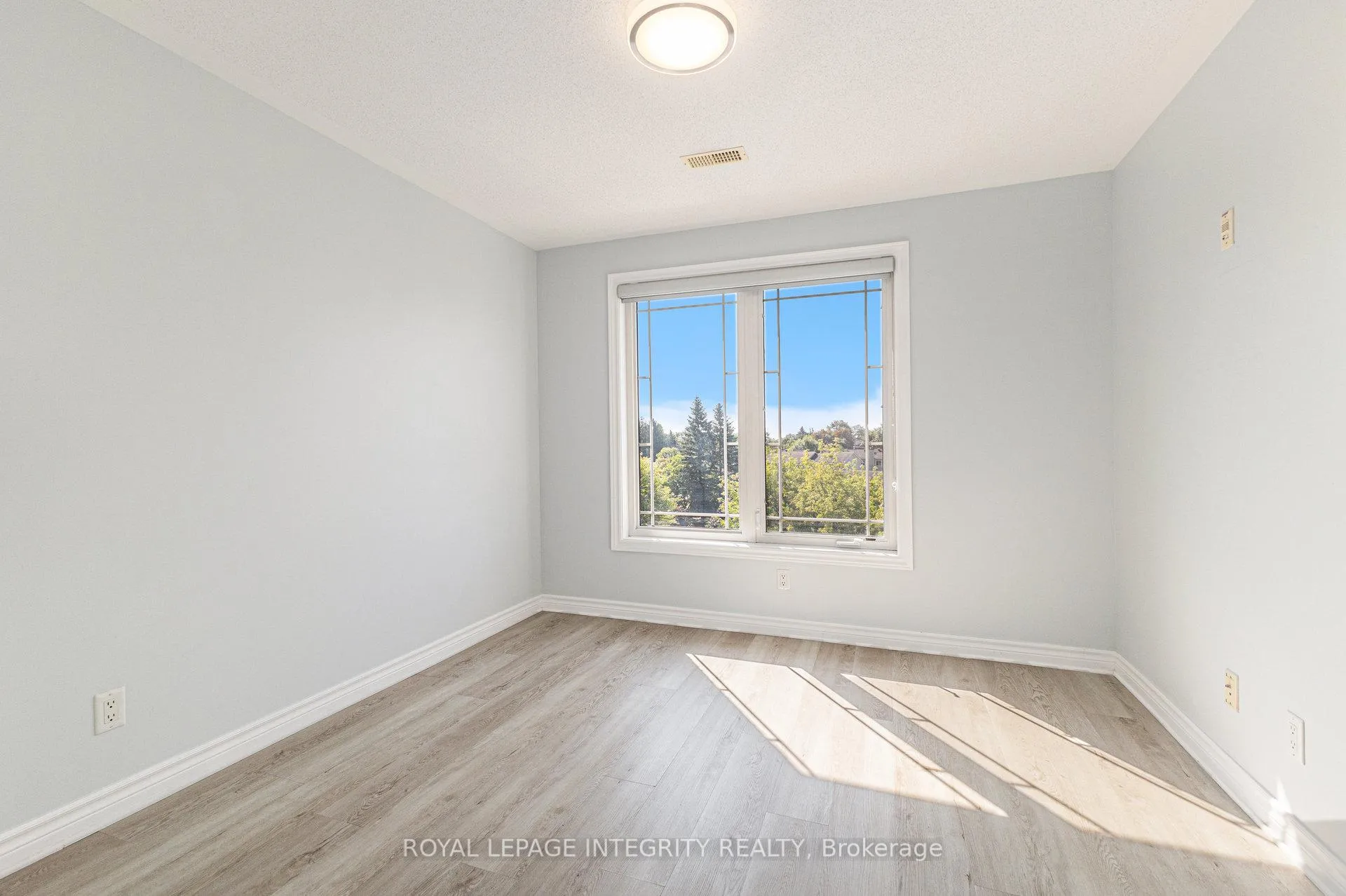 Photo 13 of Unit 8, 188 Paseo Private, Ottawa, Centrepointe — HOMEH