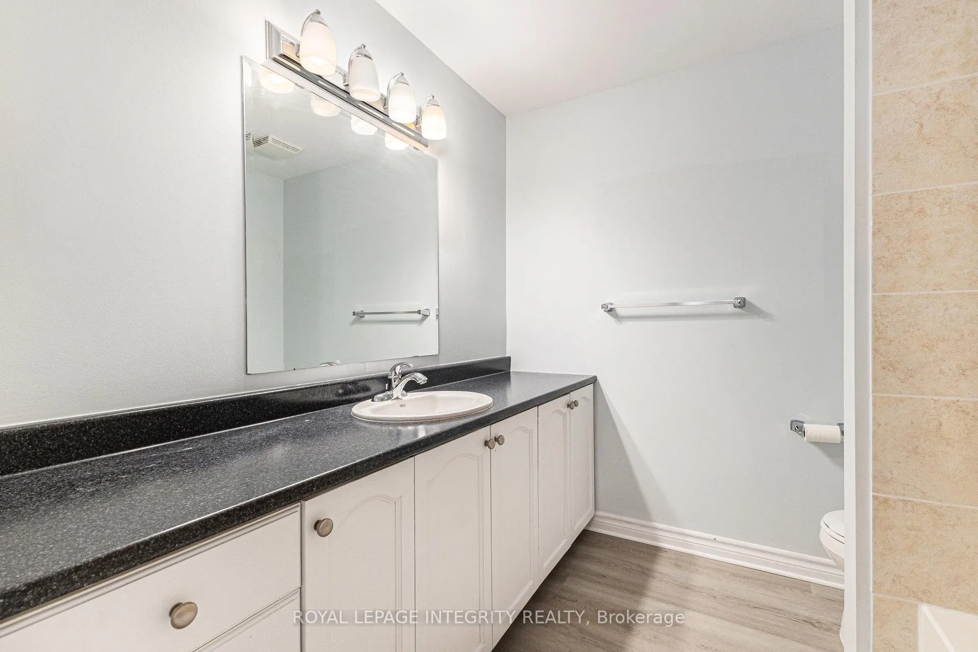 Photo 17 of Unit 8, 188 Paseo Private, Ottawa, Centrepointe — HOMEH