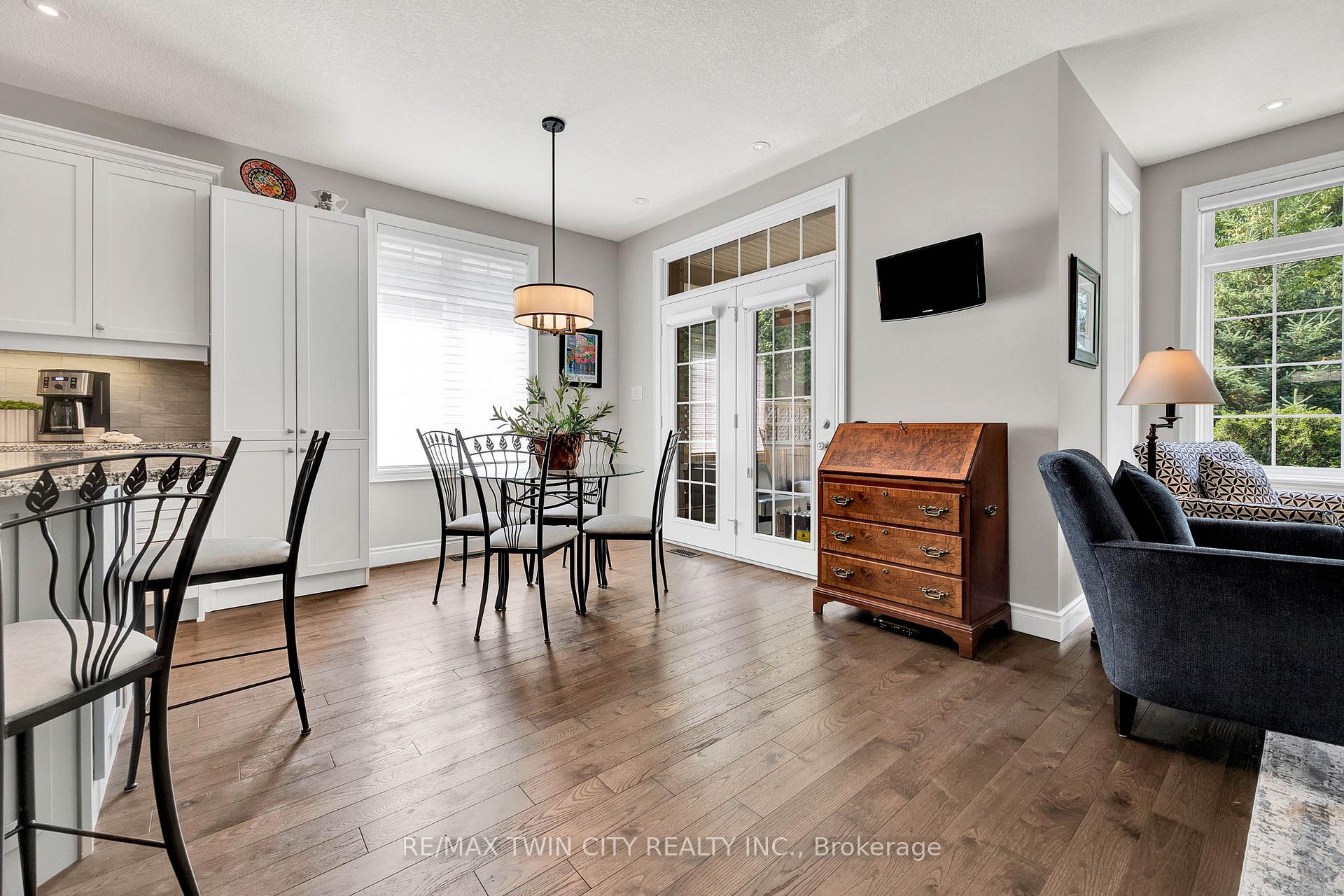 Photo 6 of Unit 16, 435 Winchester Drive, Waterloo — HOMEH