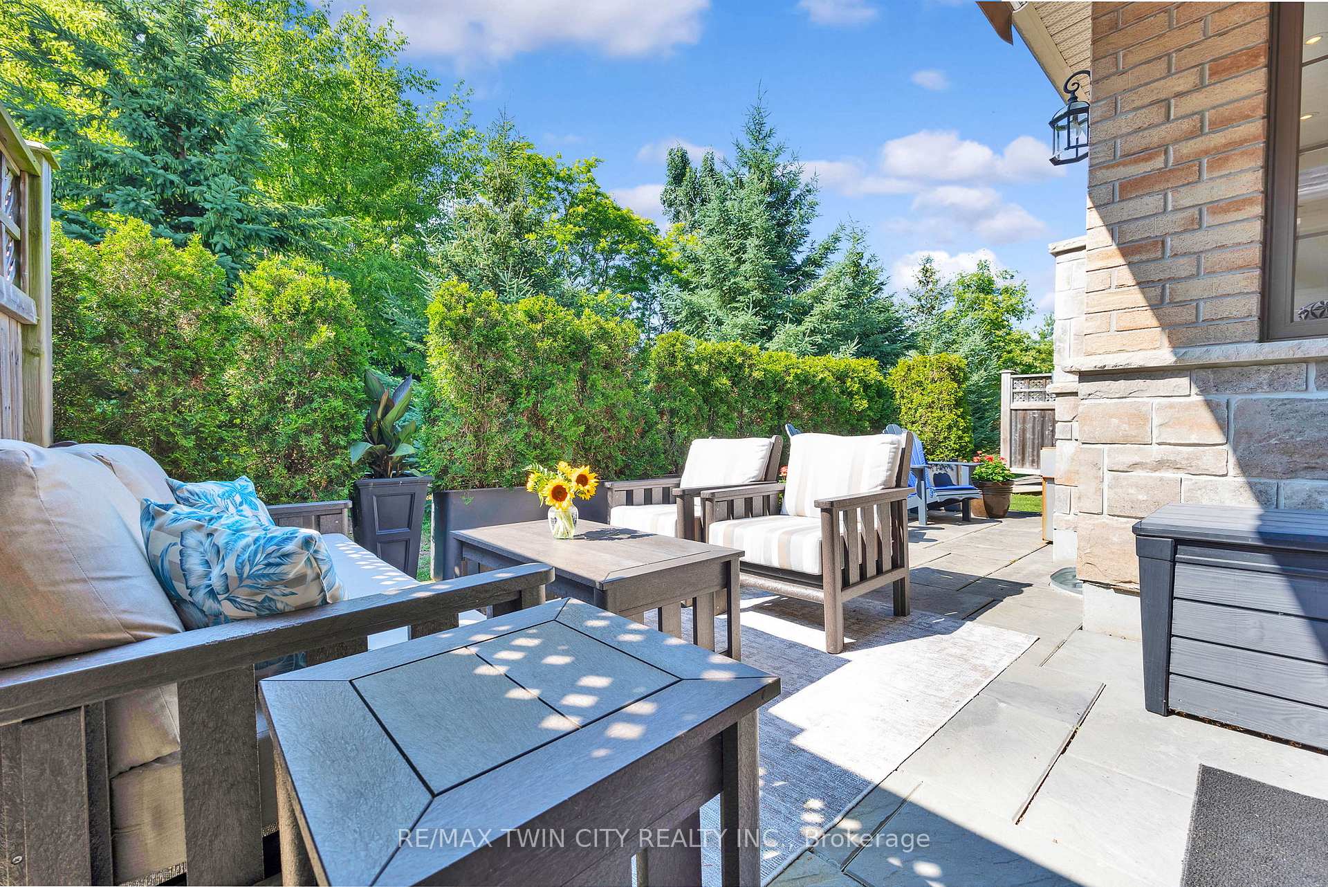 Photo 33 of Unit 16, 435 Winchester Drive, Waterloo — HOMEH