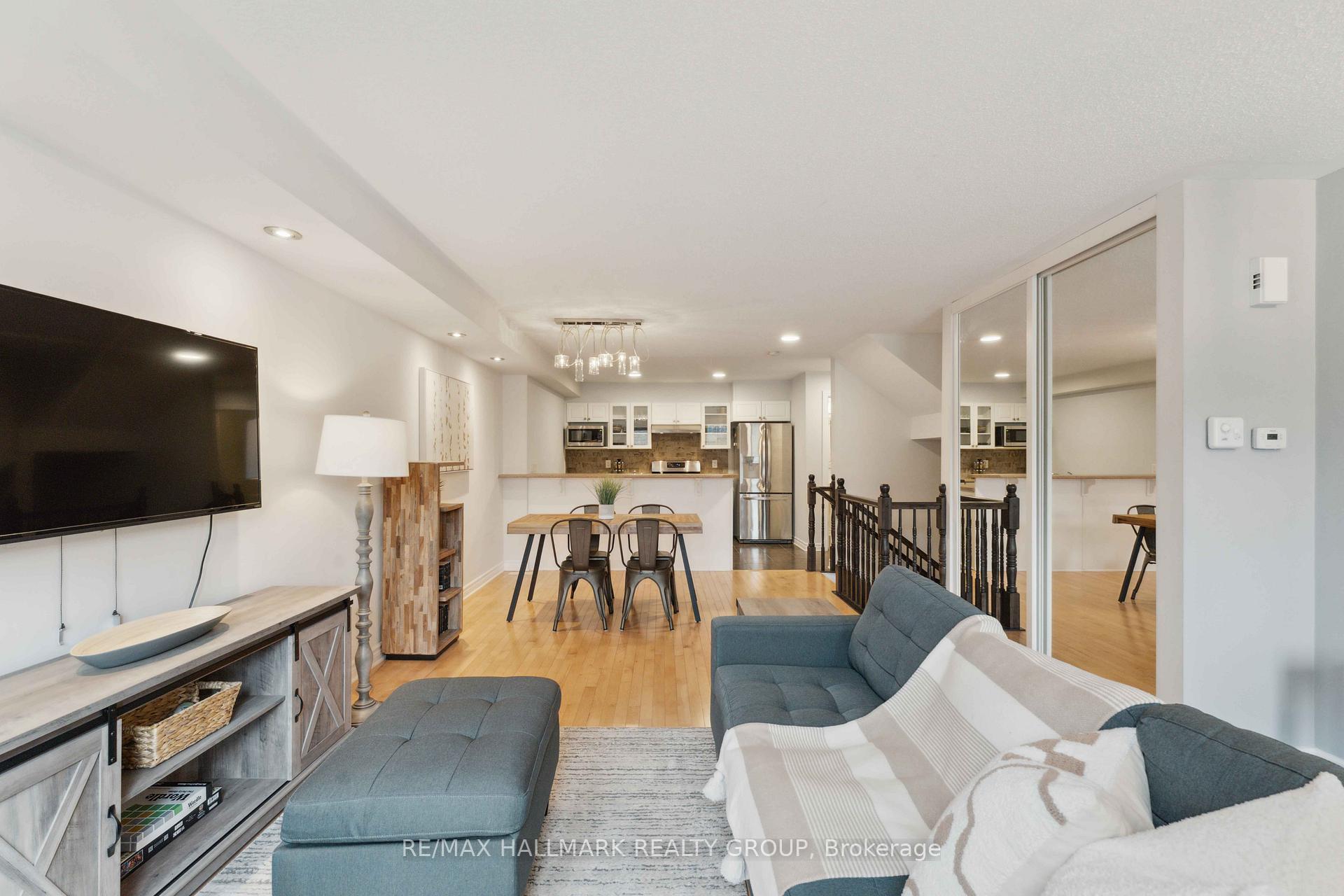 Photo 3 of 293A Titanium Private, Ottawa, Convent Glen North — HOMEH