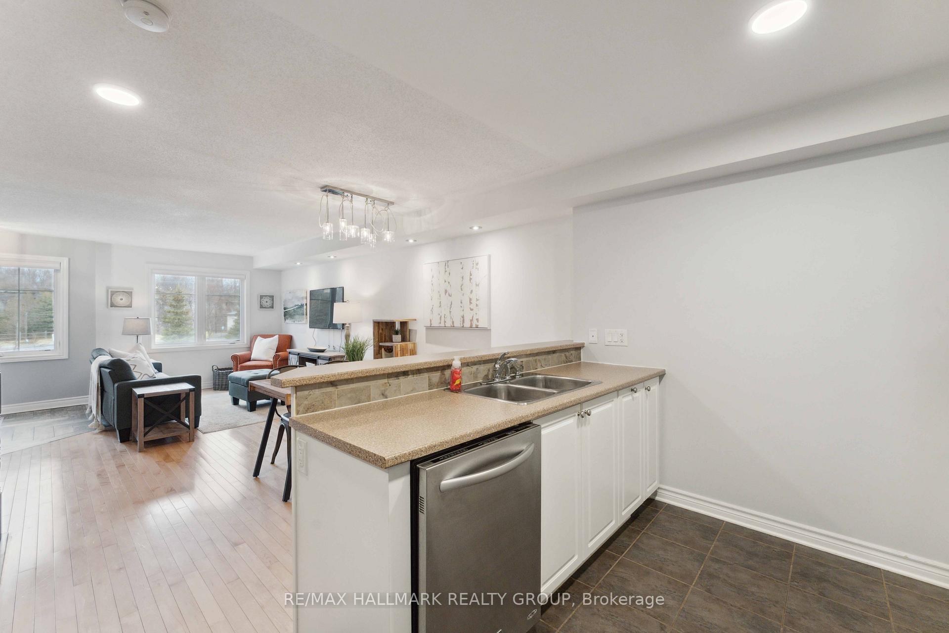 Photo 10 of 293A Titanium Private, Ottawa, Convent Glen North — HOMEH